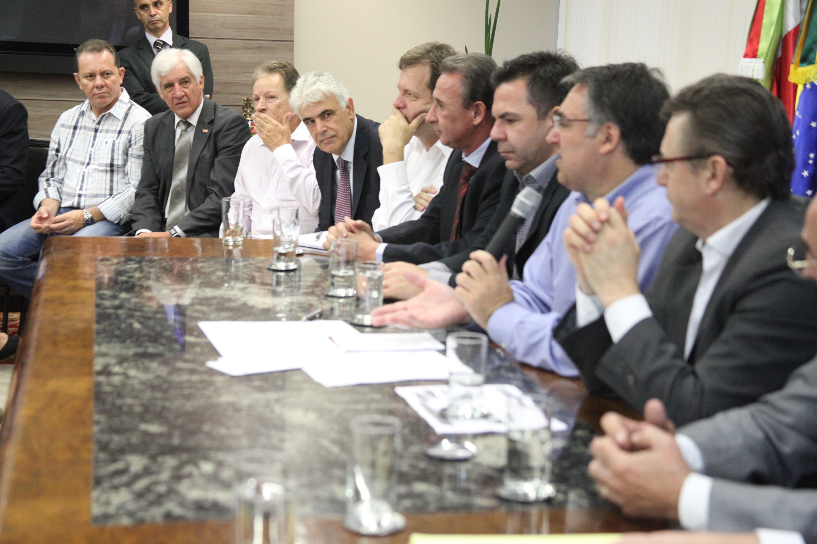 Reunião com o Governador no Centro Administrativo, sobre os problemas enfrentados pela fundação hospitalar São Donato. Foto: Fábio Queiroz