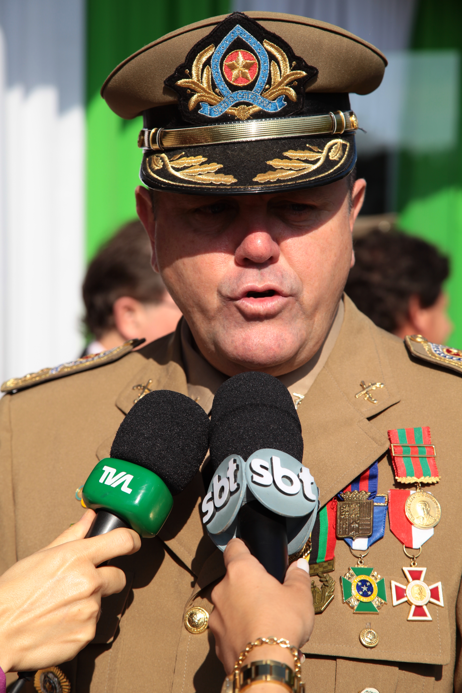 Comenda Barriga Verde - Medalha Amigos da PM.  Coronel Comandante Geral, Nazareno Marcineiro. Foto: Miriam Zomer
