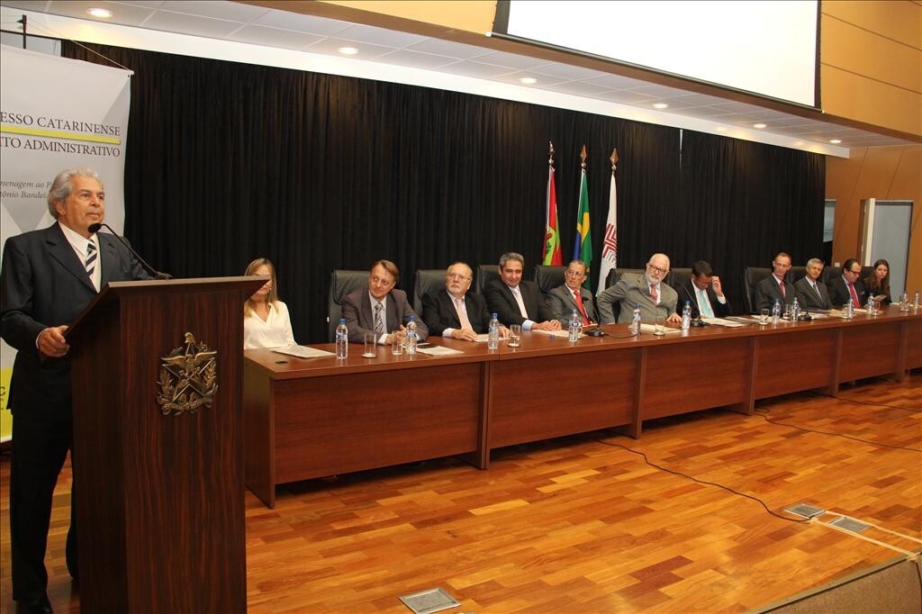 TCE/SC: Bandeira de Mello faz defesa da supremacia do interesse público