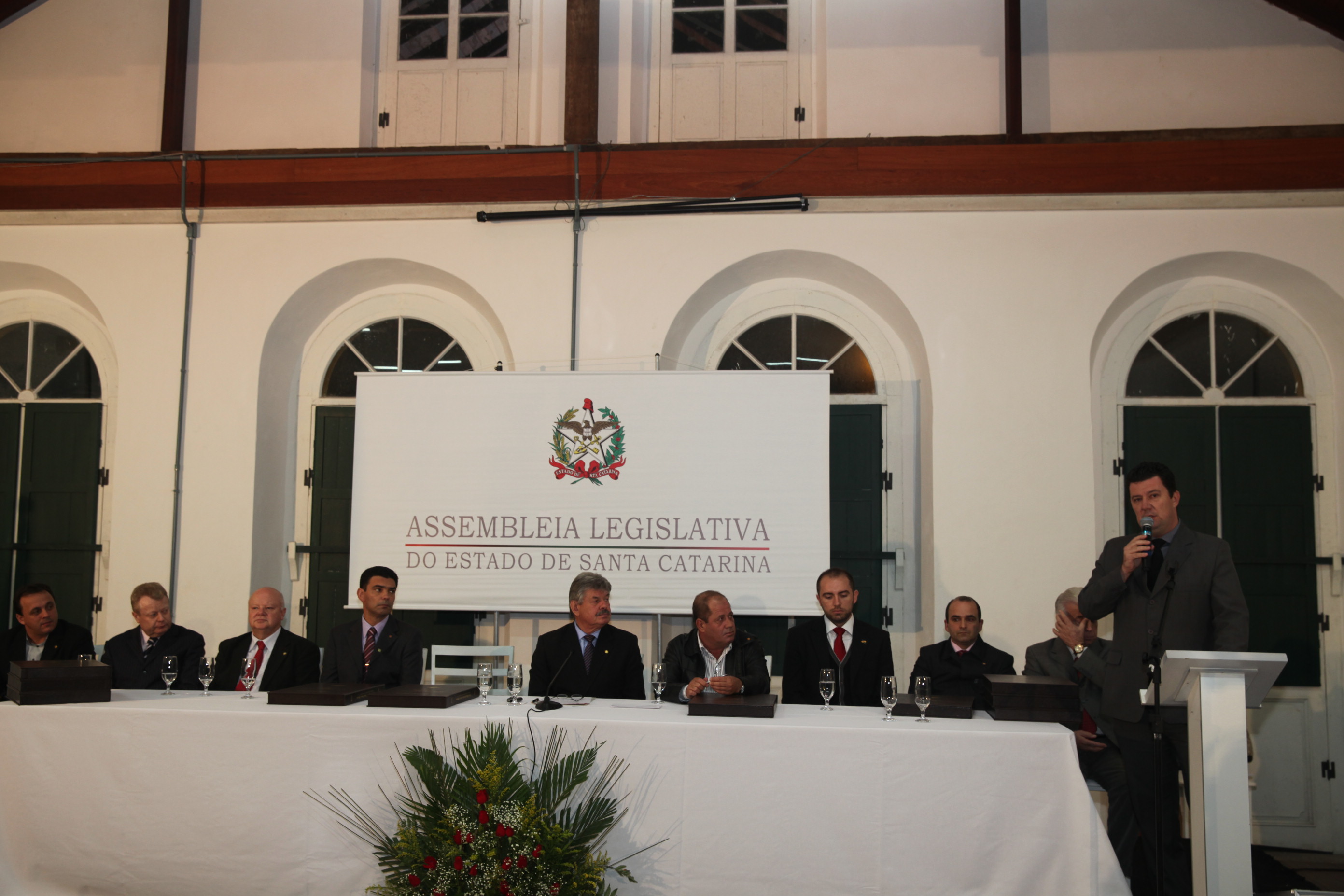 Sessão Solene em homenagem ao aniversário de 180 anos de emancipação Político-Administrativa de Biguaçu e entrega do livro 