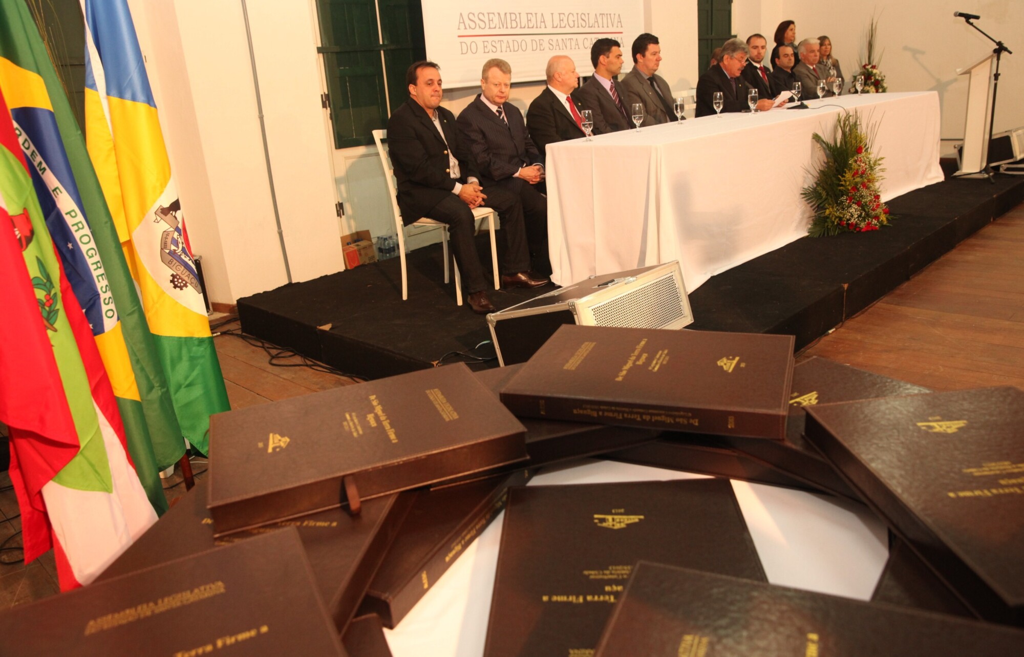 Sessão solene e livro marcam 180 anos da emancipação de Biguaçu