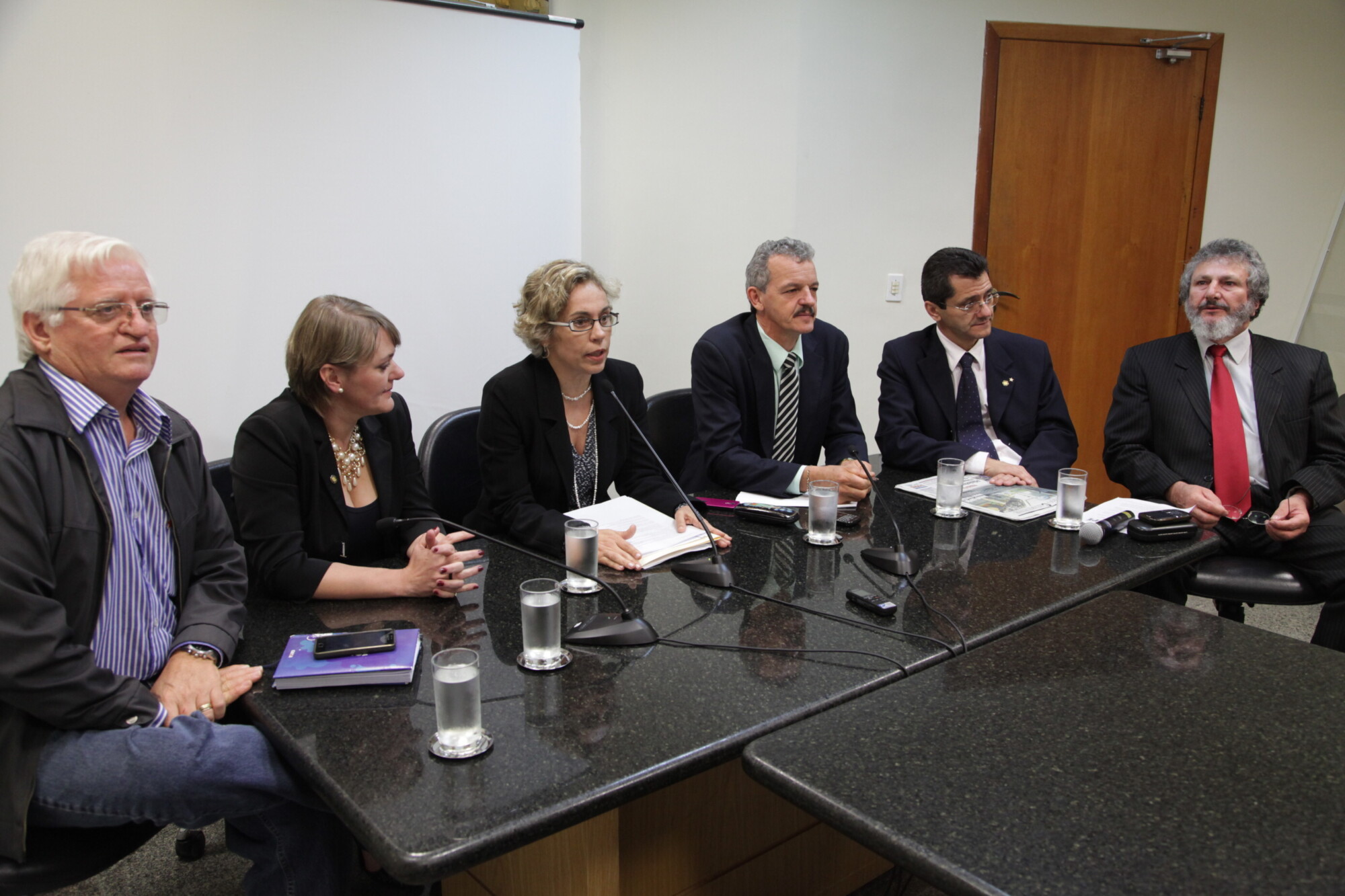 Bancada do PT apresenta estudo e afirma que SDRs são ineficazes