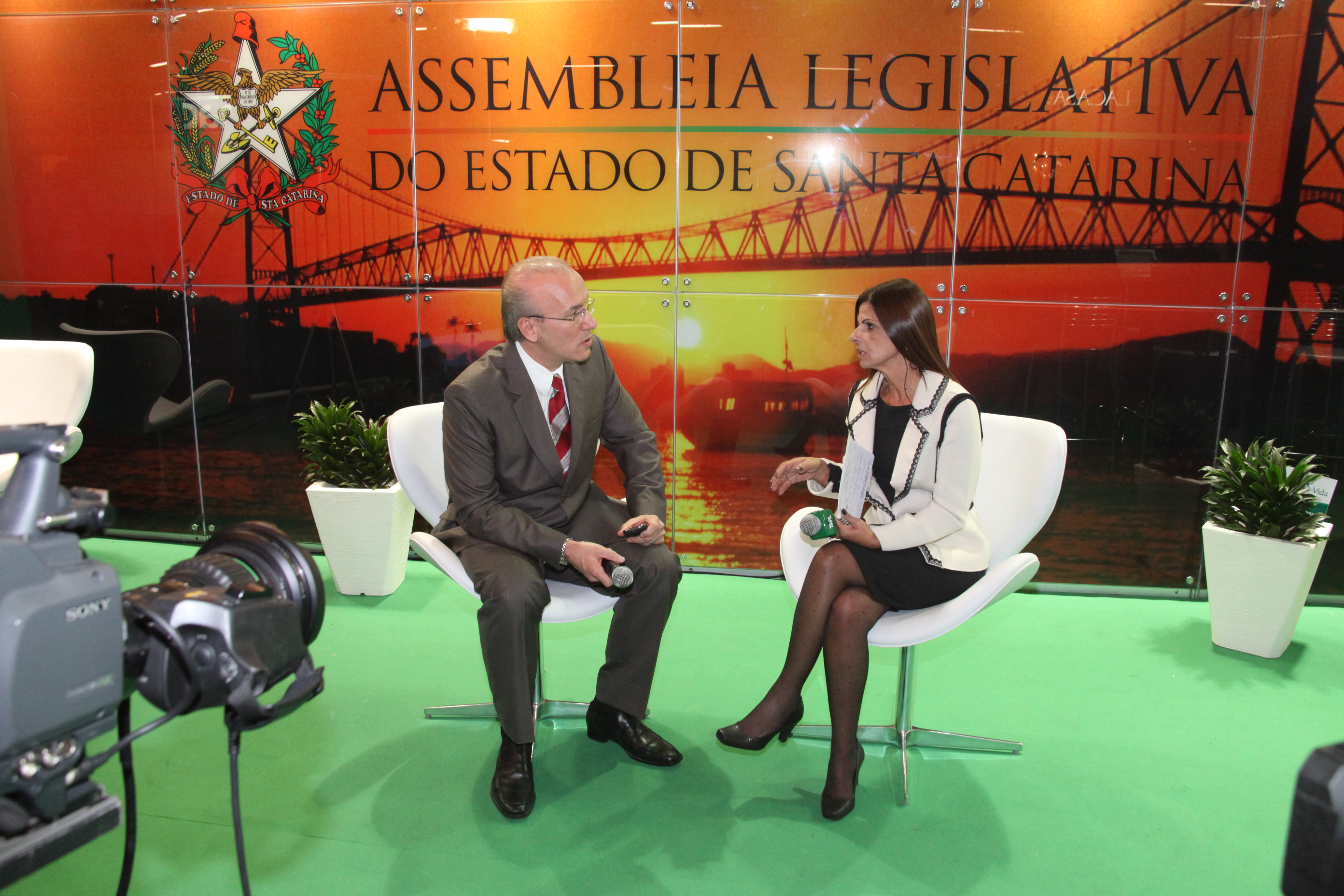 Deka May, diretor de comunicação da Alesc, representa o Presidente do Poder Legislativo, deputado Joares Ponticelli (PP) na Feincos. Foto: Fábio Queiroz