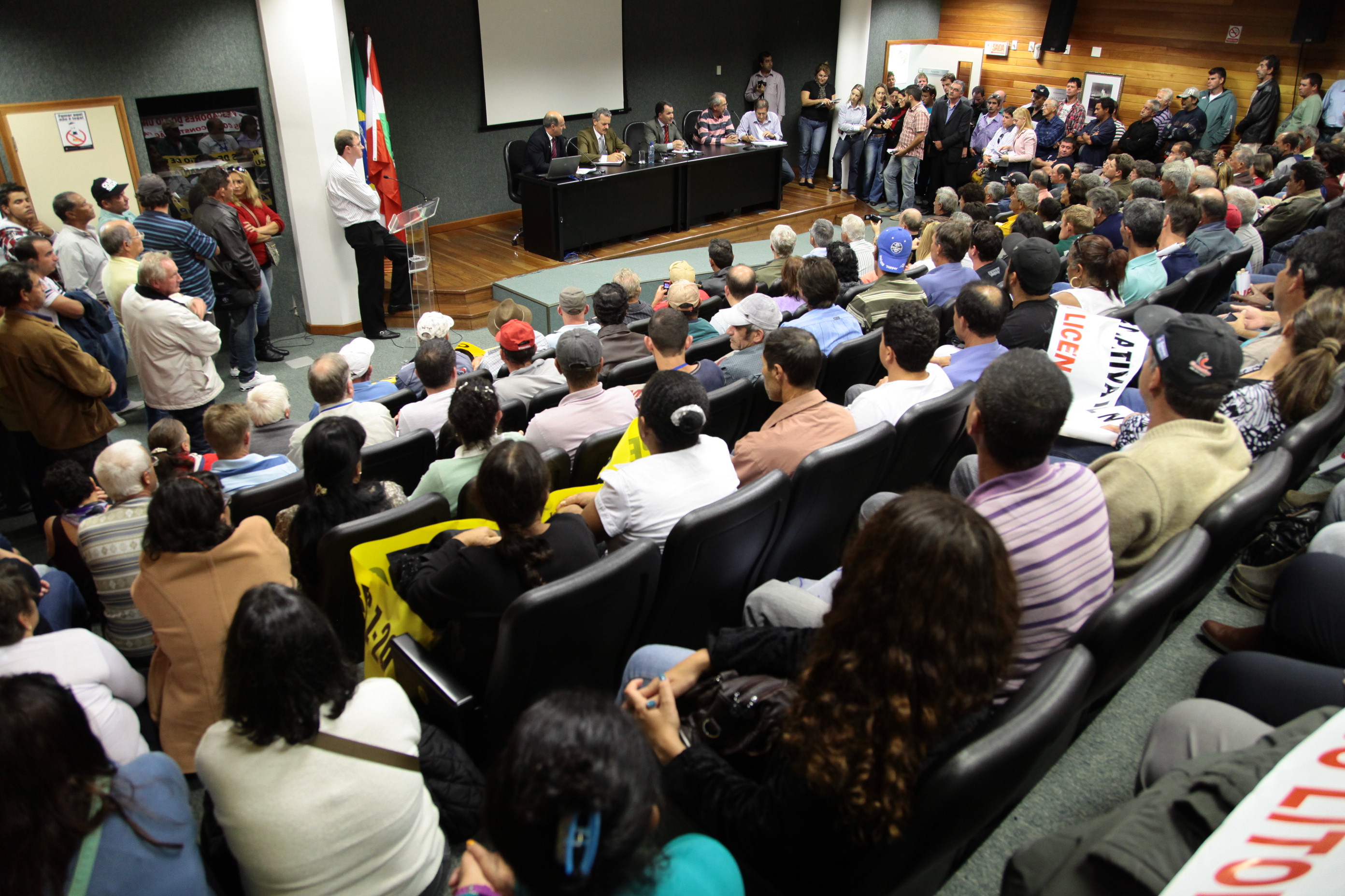 Reunião com a Federação dos Pescadores do Estado de Santa Catarina - FEPESC e representantes das 36 colônias de pescadores do Estado. Foto: Miriam Zomer