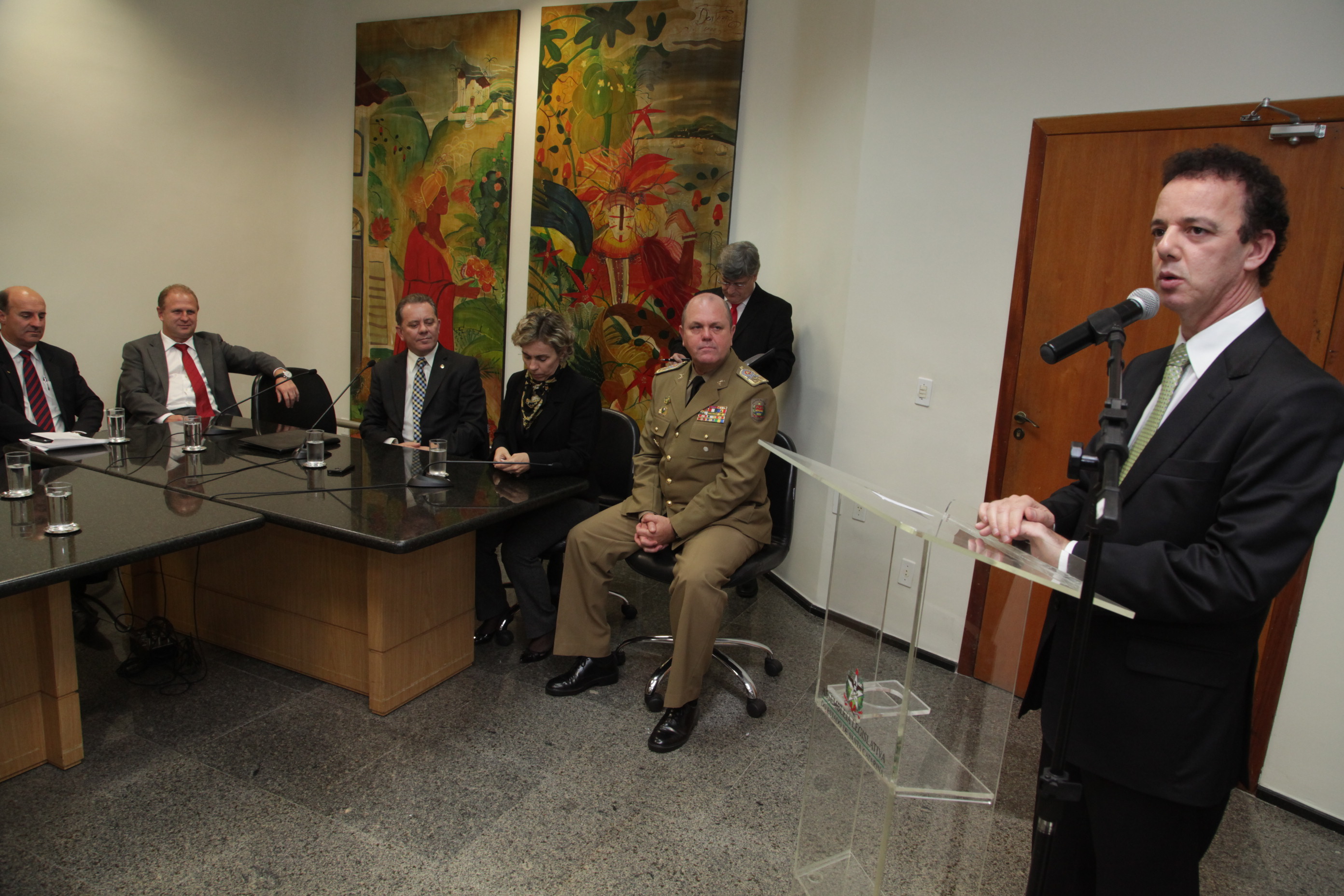 Assinatura de Termo de Cooperação Técnica entre PROERD e ALESC/Escola do Legislativo