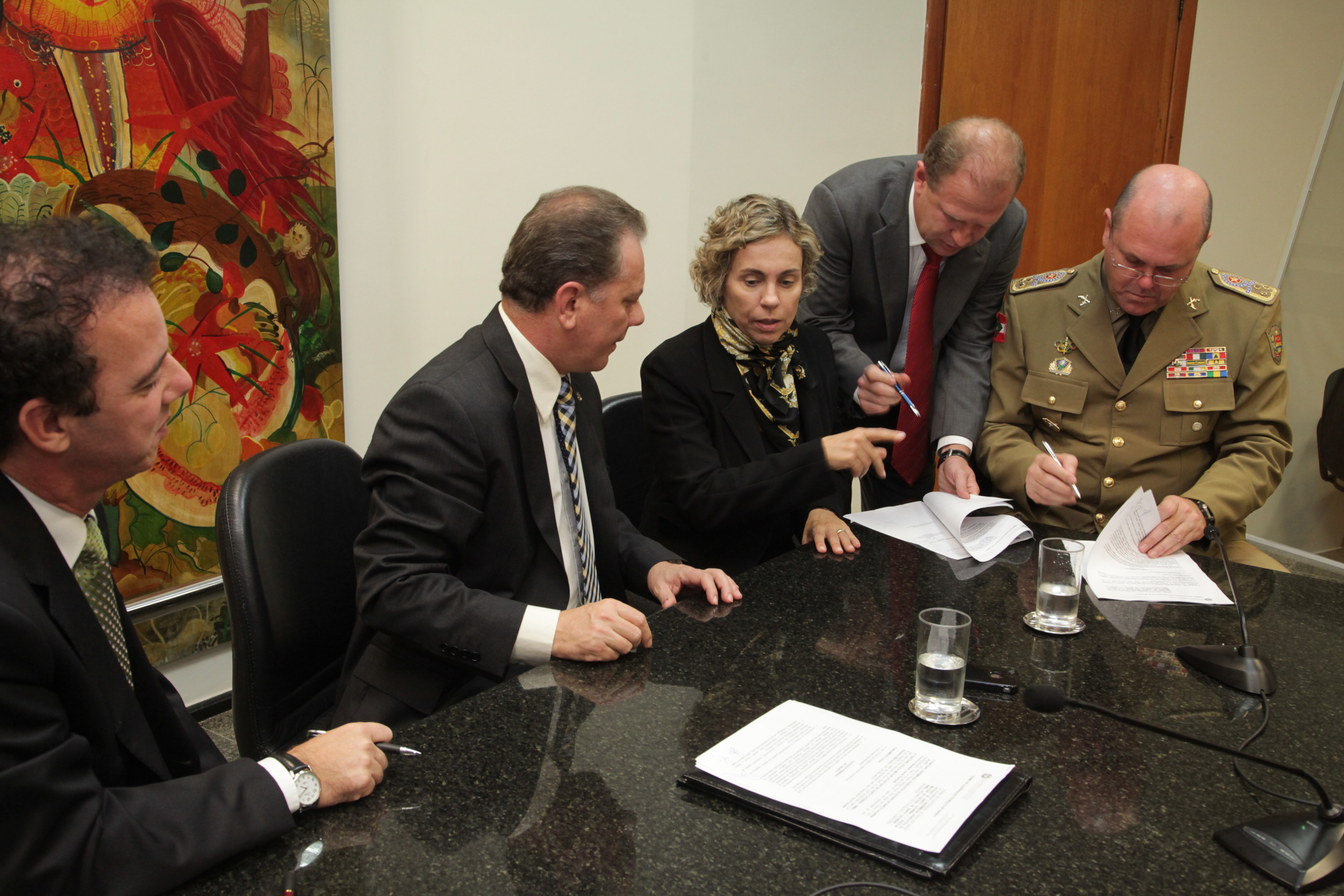 Assinatura de Termo de Cooperação Técnica entre PROERD e ALESC/Escola do Legislativo