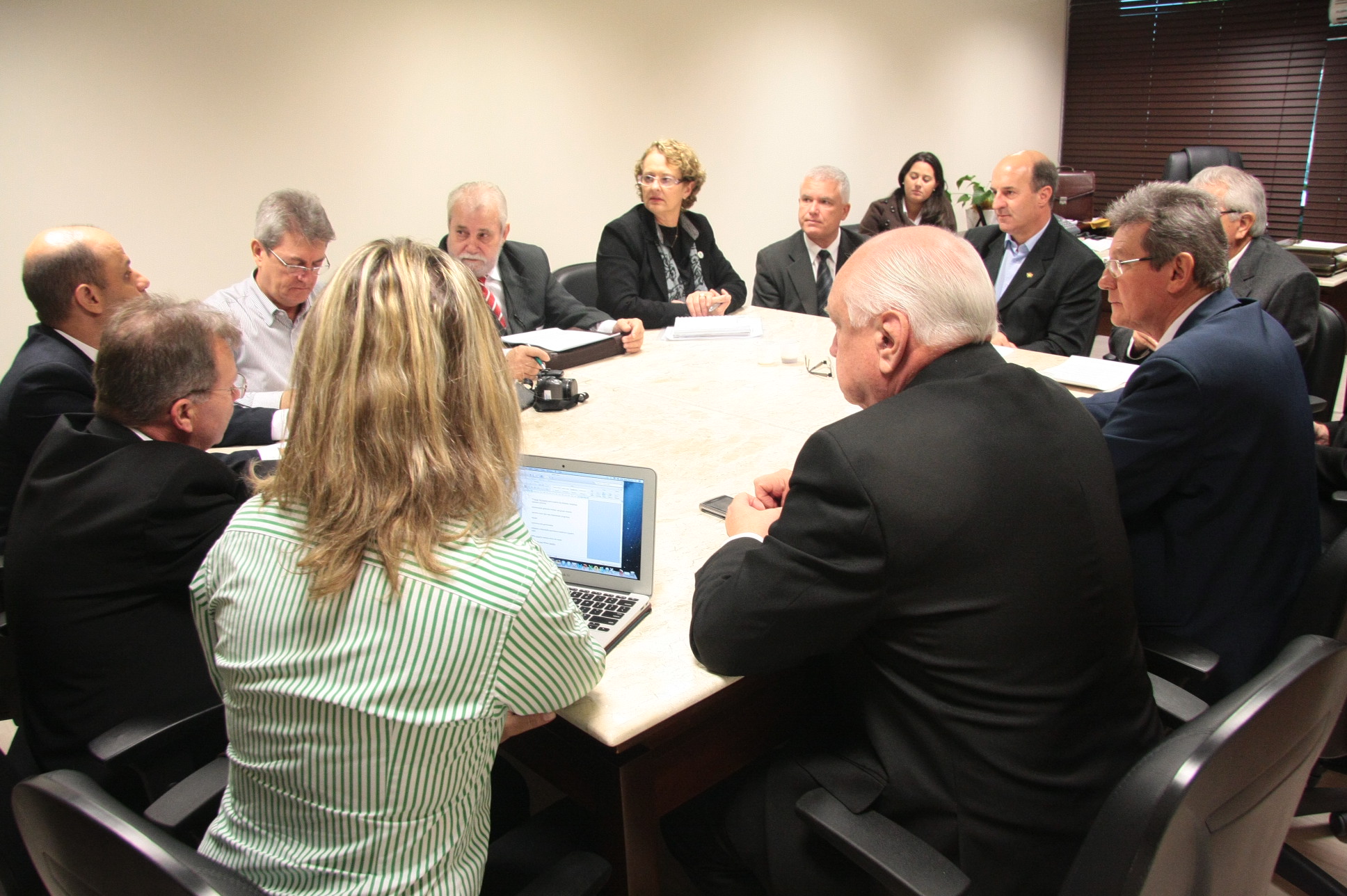 Reunião dos Dep. José Milton Scheffer e Dep. Jorge Teixeira com Diretores de Hospitais - Foto: Eduardo Guedes de Oliveira
