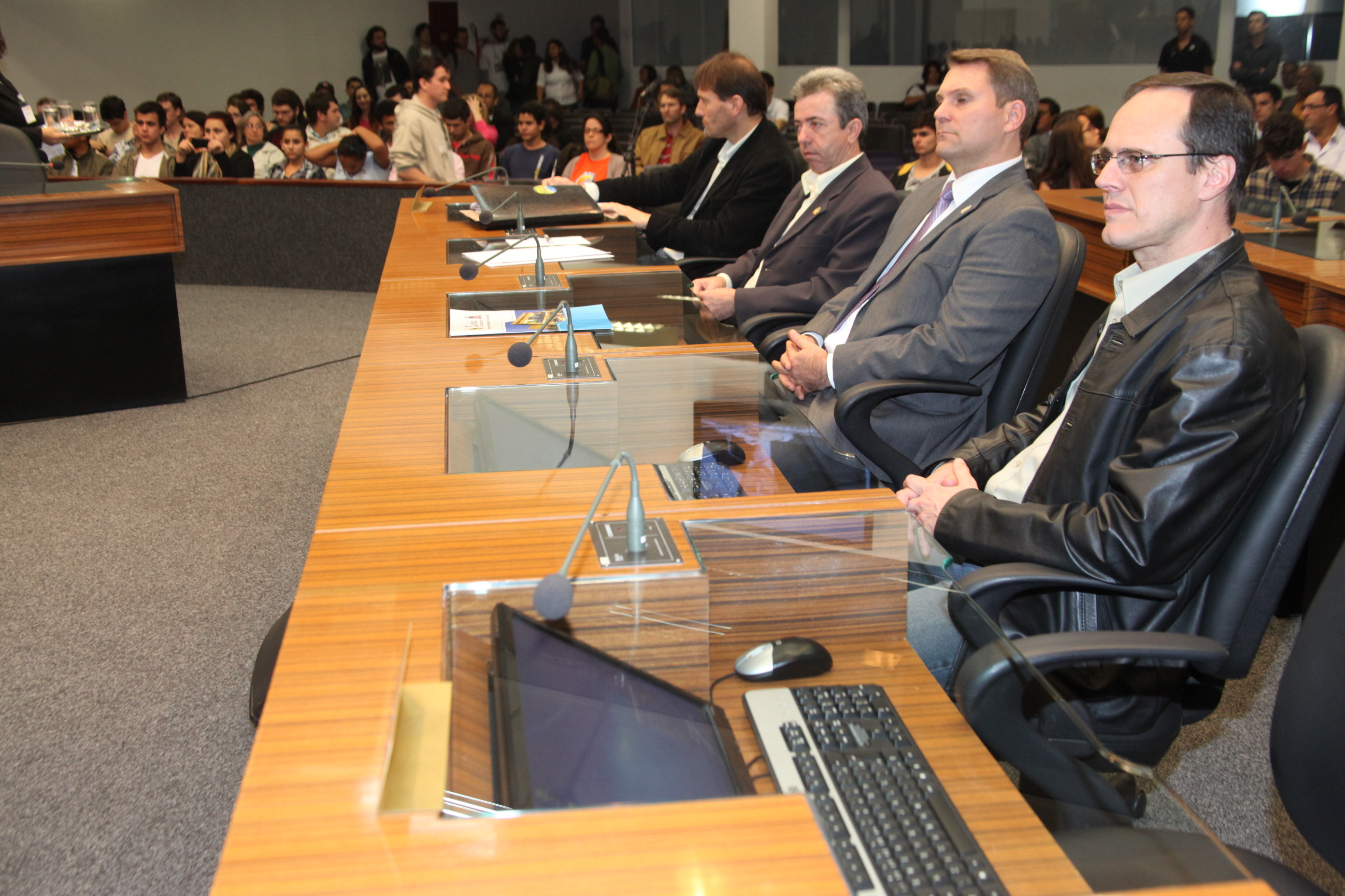 Comissão de Educação promove Audiência Pública em Joinville para discutir a Reenturmação. Foto: Fábio Queiroz