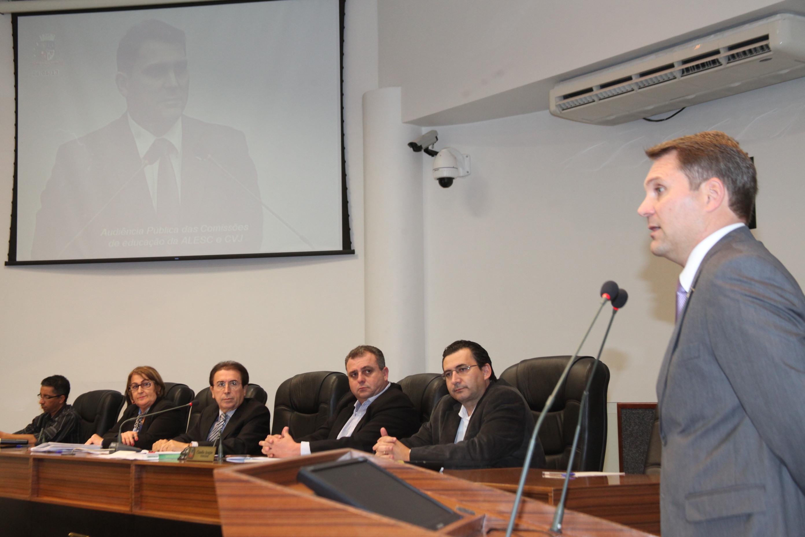 Comissão de Educação promove Audiência Pública em Joinville para discutir a Reenturmação. Foto: Fábio Queiroz