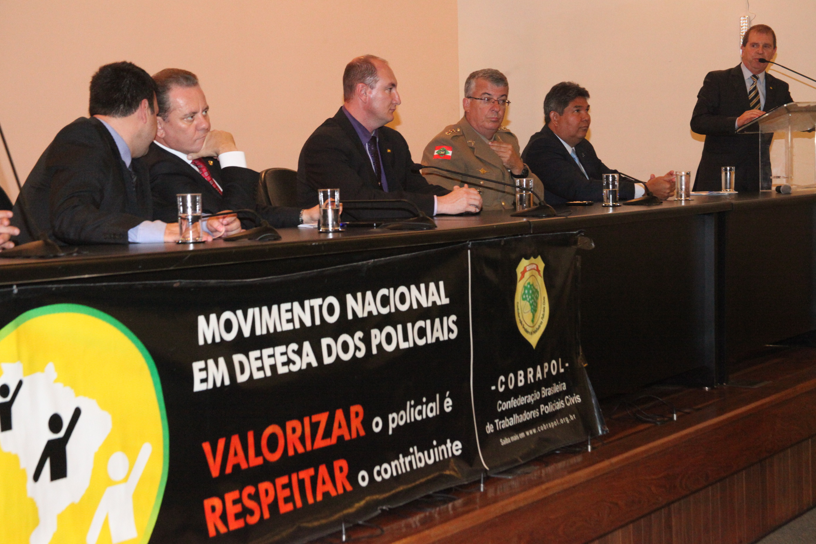 Posse da nova diretoria do Sindicato dos Policiais Civis de Santa Catarina. Foto: Fábio Queiroz