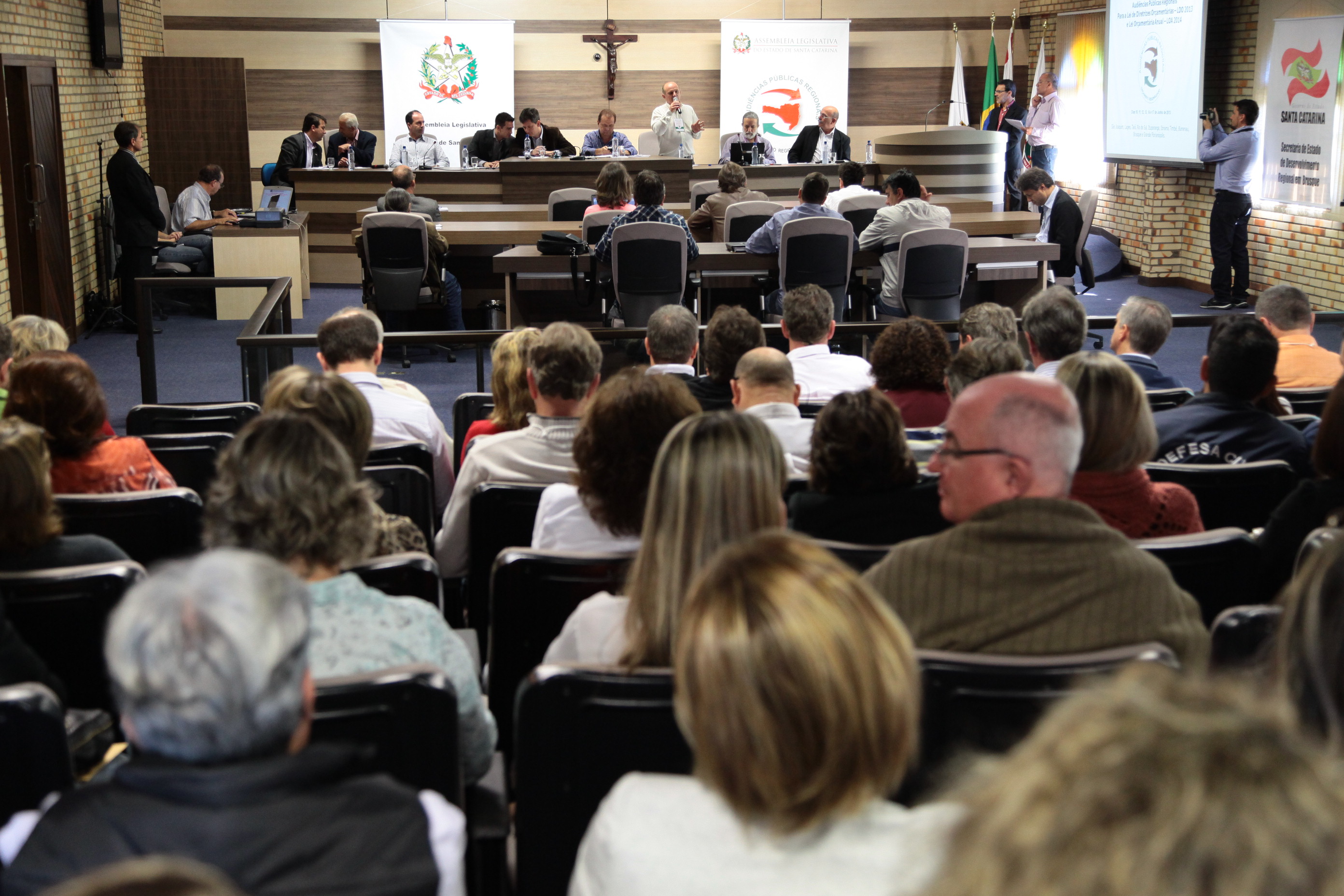Audiência Pública do Orçamento Regionalizado em Brusque. Foto: Miriam Zomer