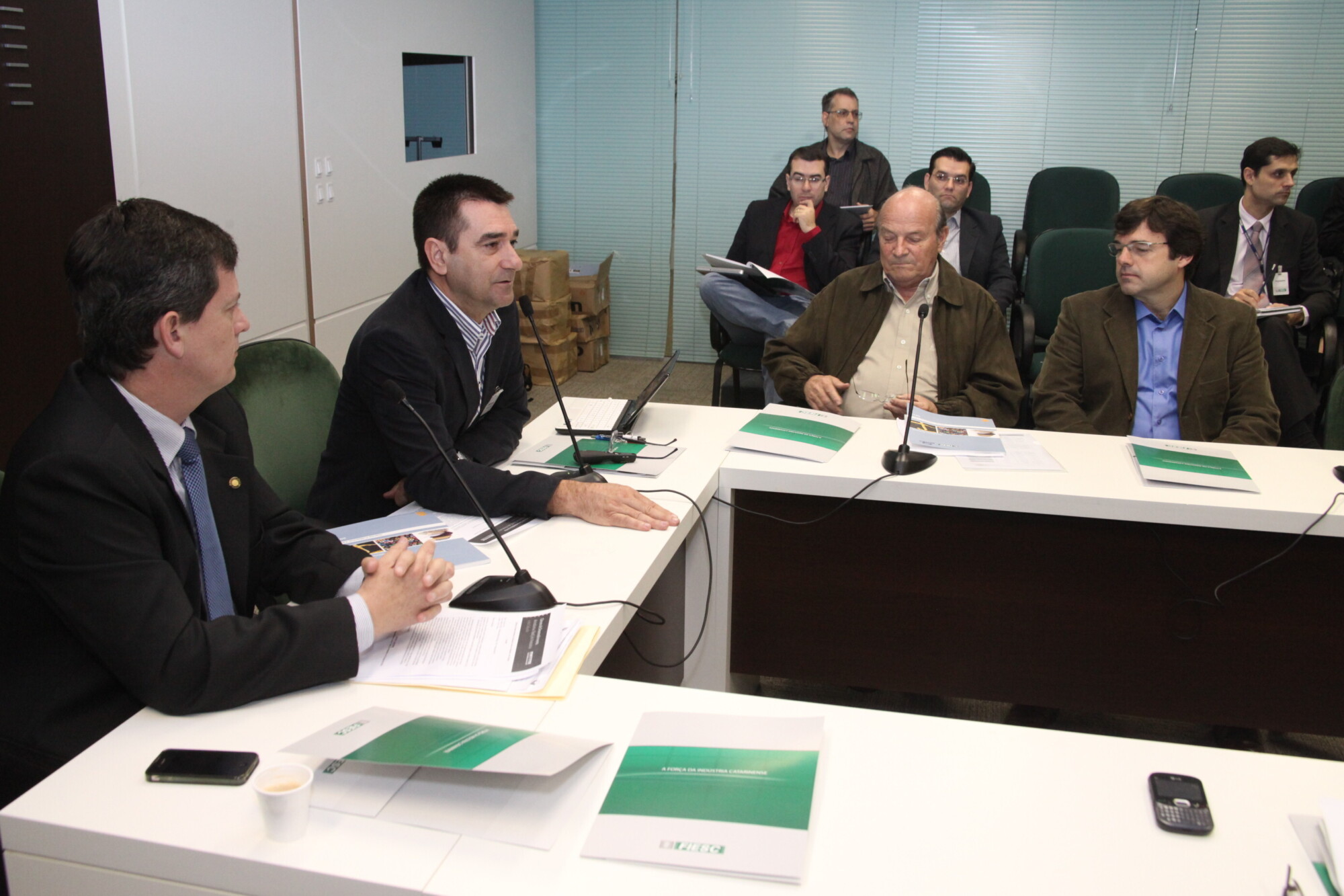 Frente do Setor Têxtil atuará na aproximação dos empresários com governo