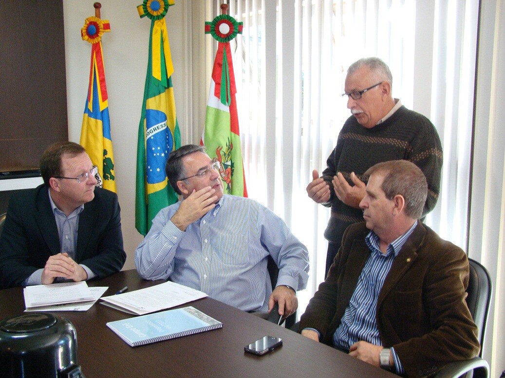 Eskudlark comemora liberação de R$ 500 milhões aos municípios catarinenses