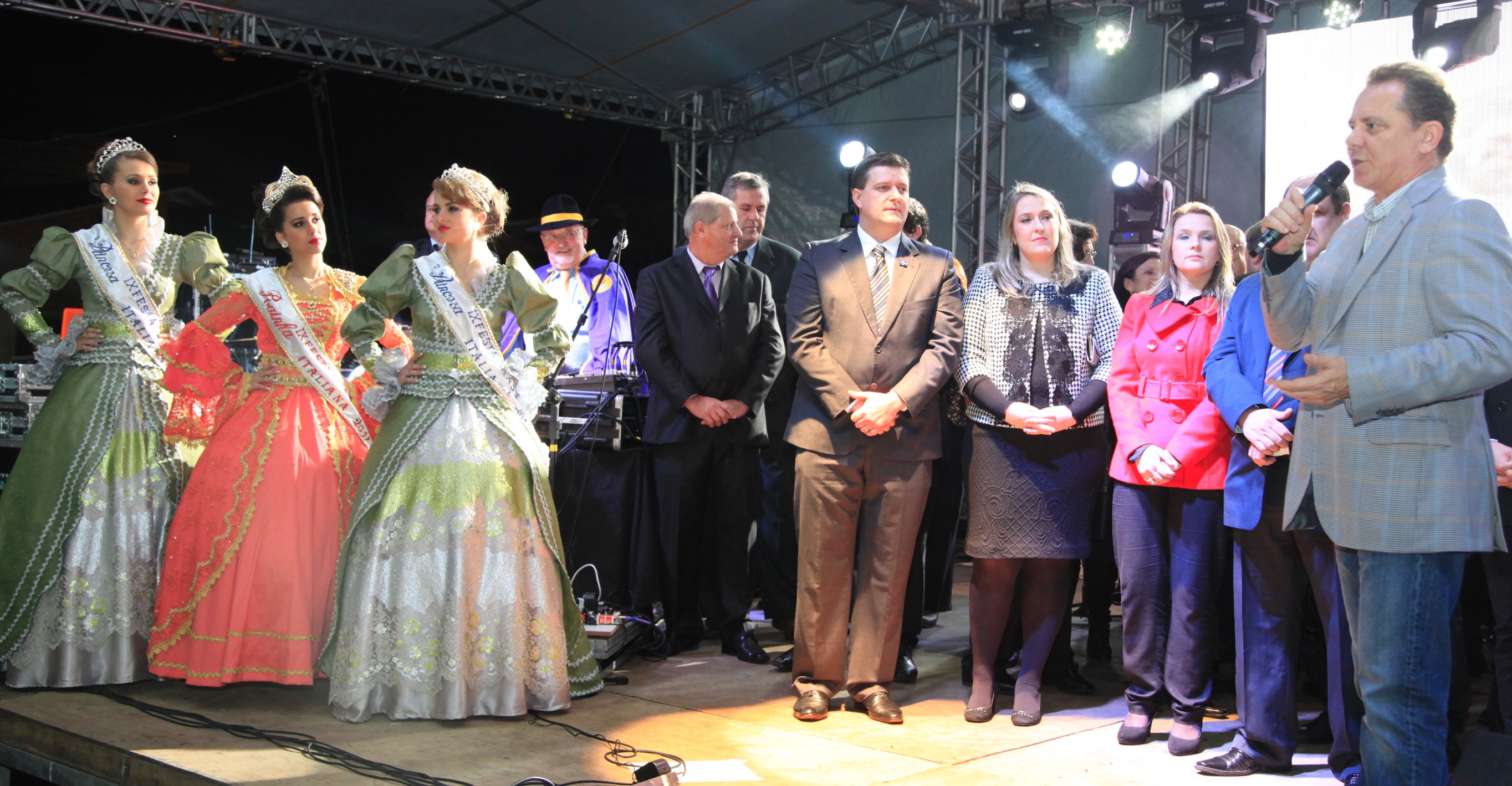 Presidente da Assembleia Legislativa de Santa Catarina Deputado Joares Ponticelli discursa na solenidade de Abertura da IX Festa Gastronomica de Nova Veneza  Foto Carlos Kilian/Agencia AL