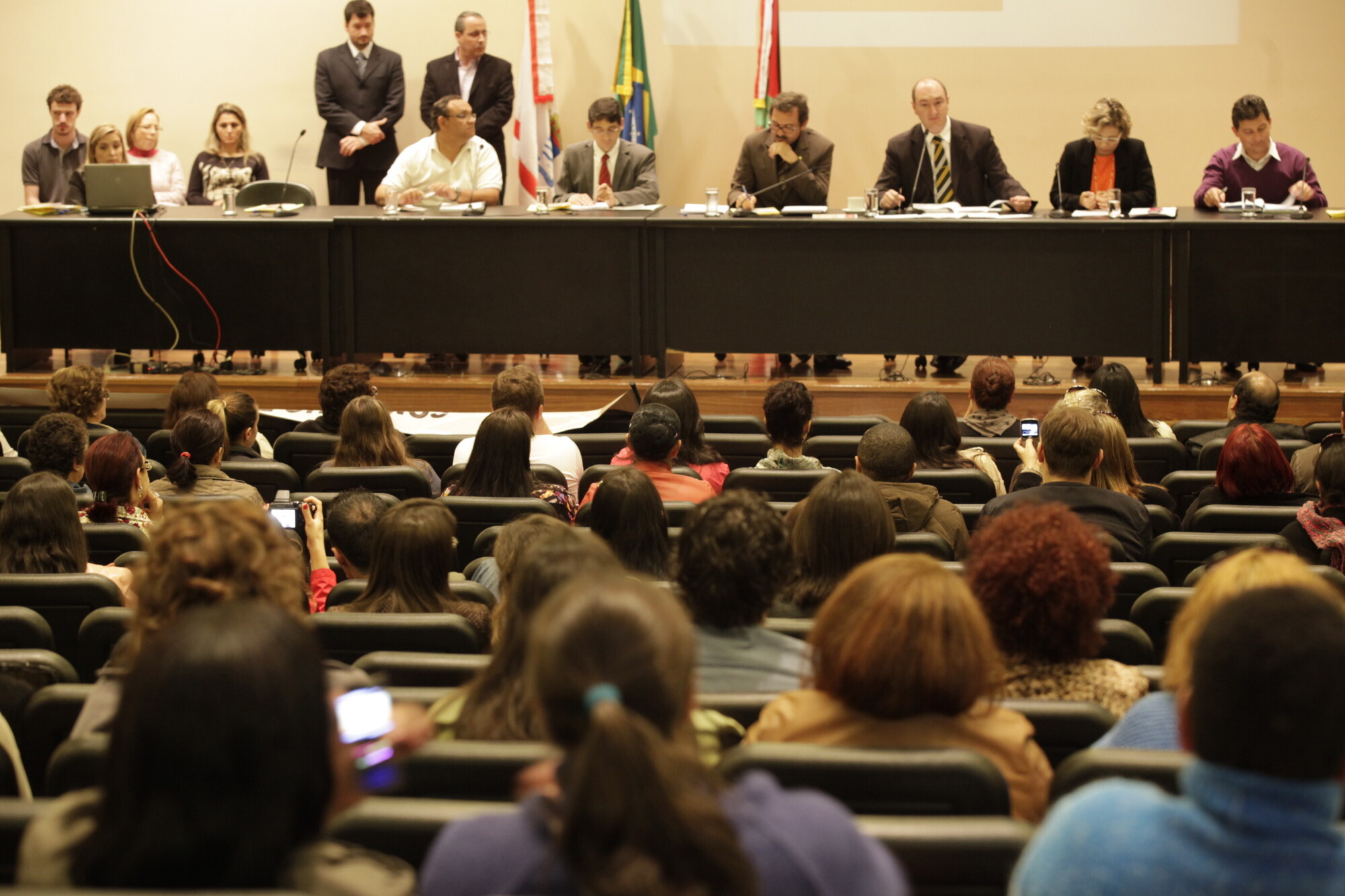Audiência debate prorrogação de mandatos de conselheiros tutelares