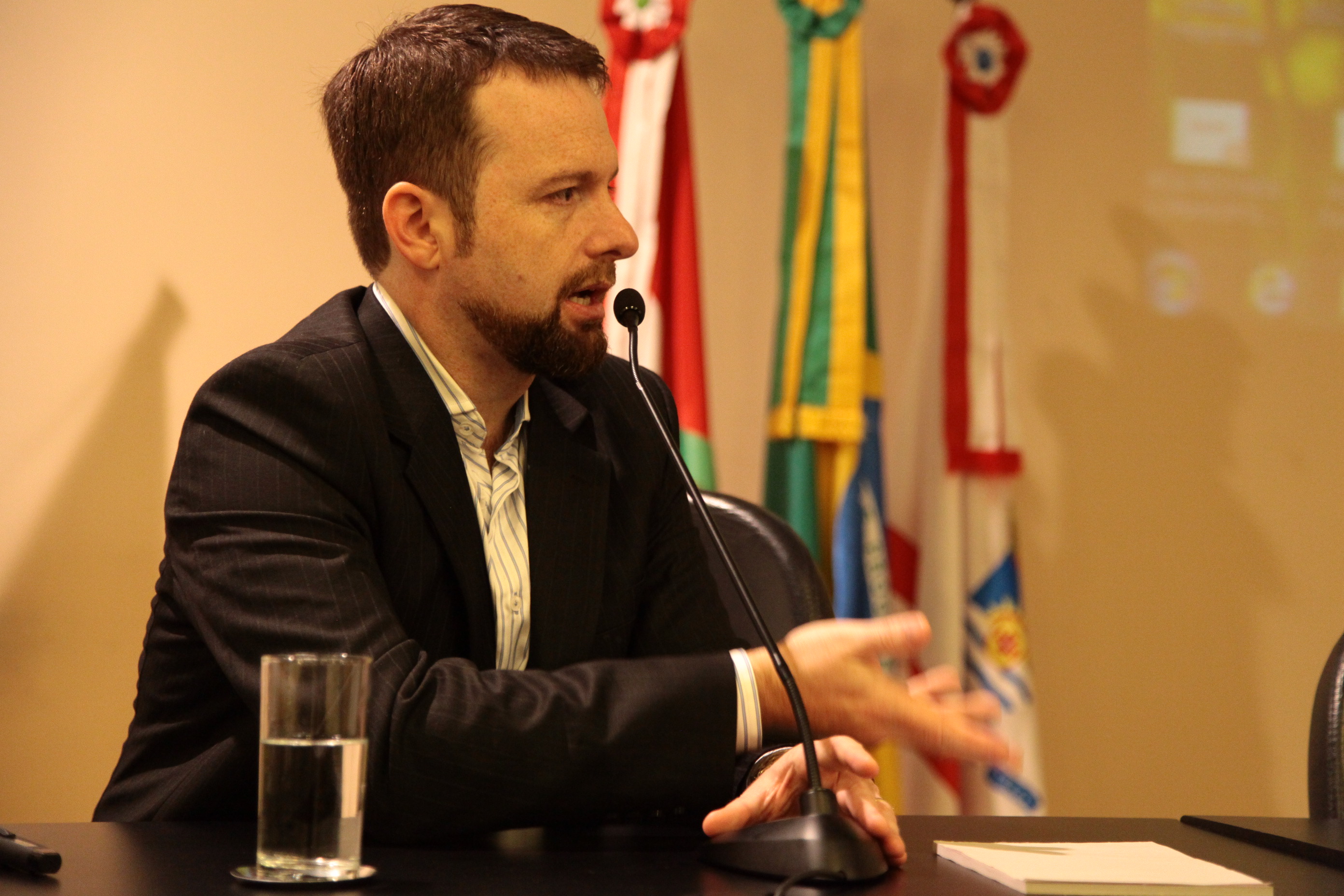 II Seminário de Práticas Integrativas e Complementares da Região Sul.  Sec. Municipal de Saúde de Florianópolis, Daniel Moutinho.  Foto: Miriam Zomer