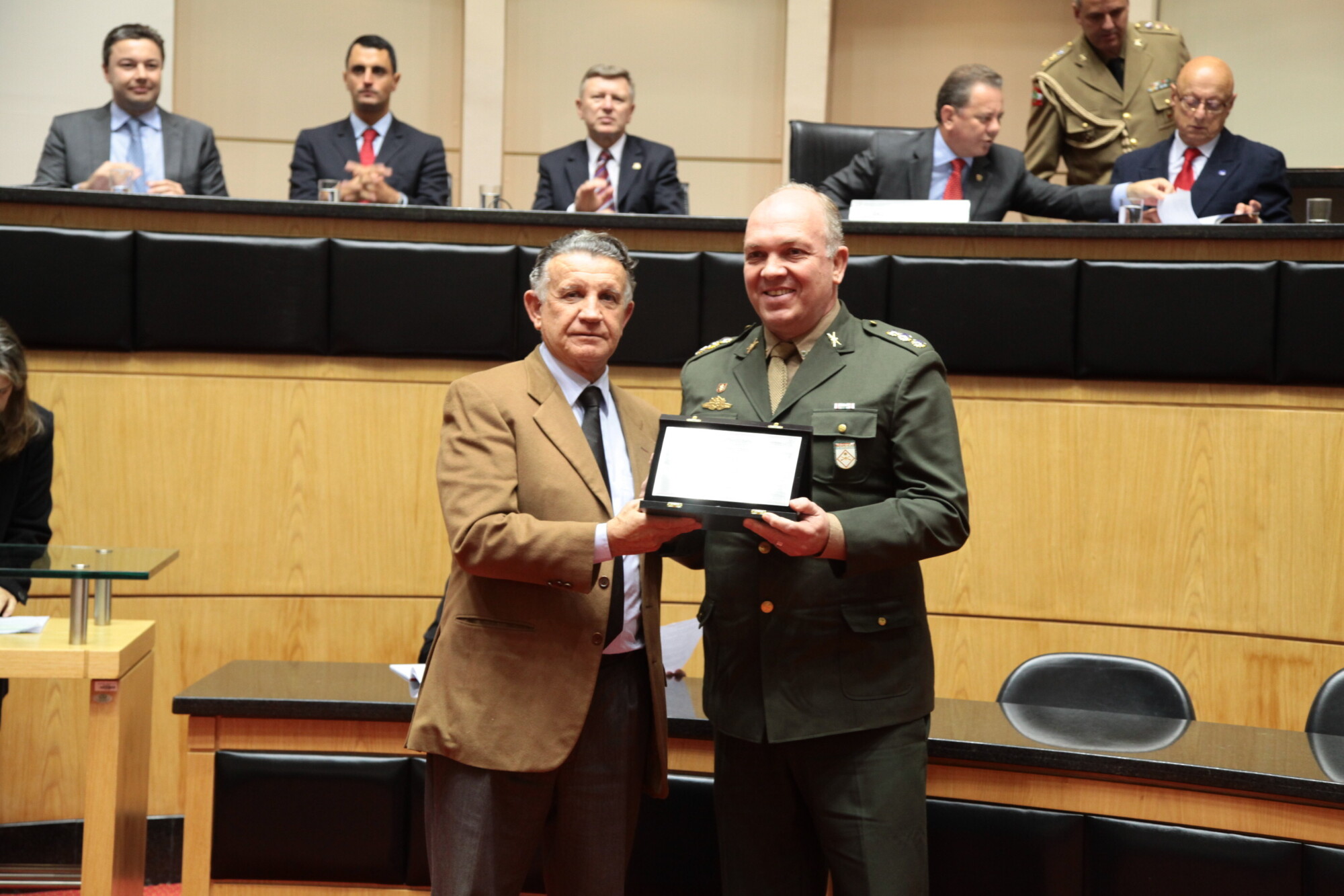 Sessão Especial em homenagem às pessoas e os segmentos da sociedade que contribuíram para amenizar as dificuldades e sofrimentos dos catarinenses em B