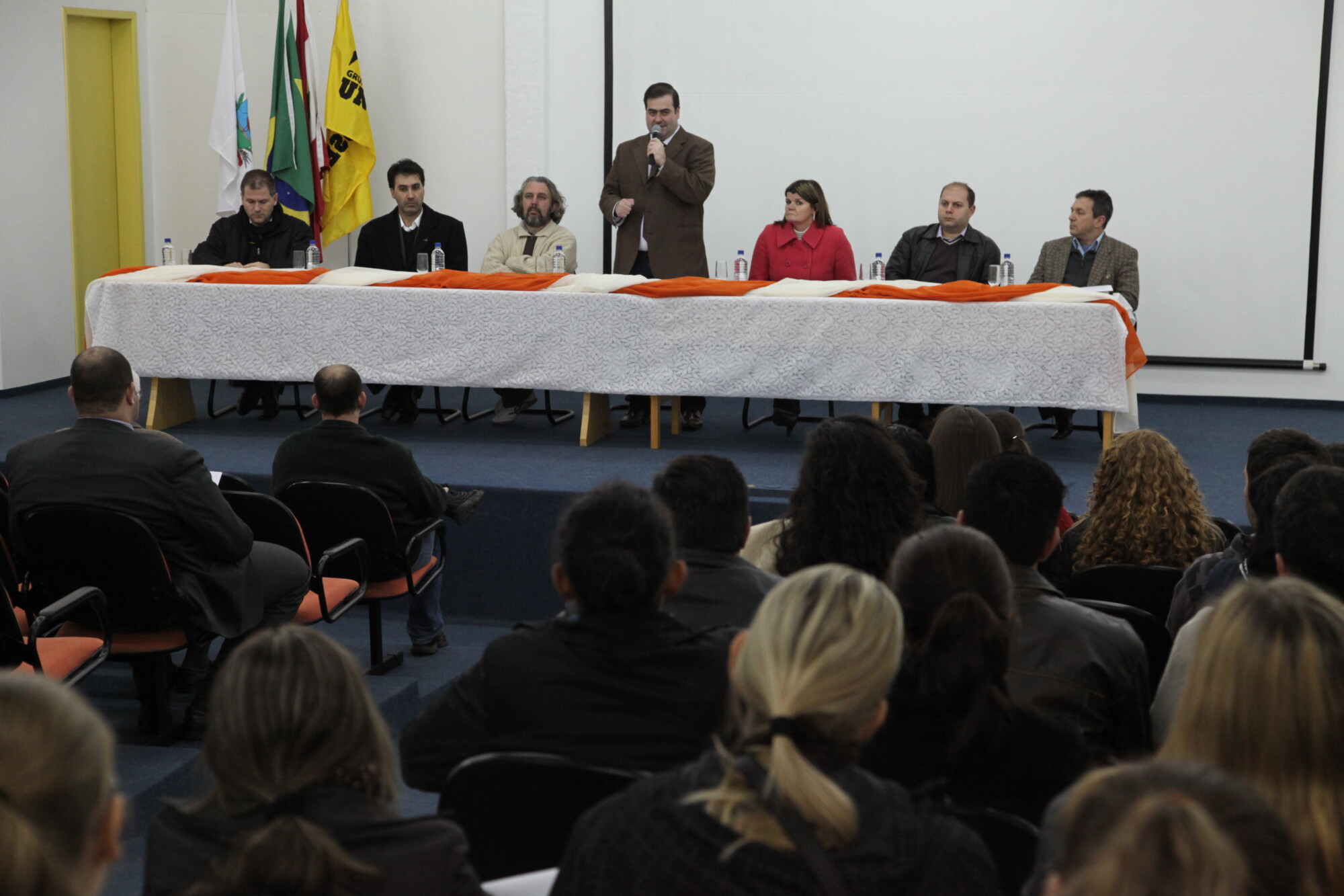Comissão promove debate sobre bolsas de estudo no ensino a distância
