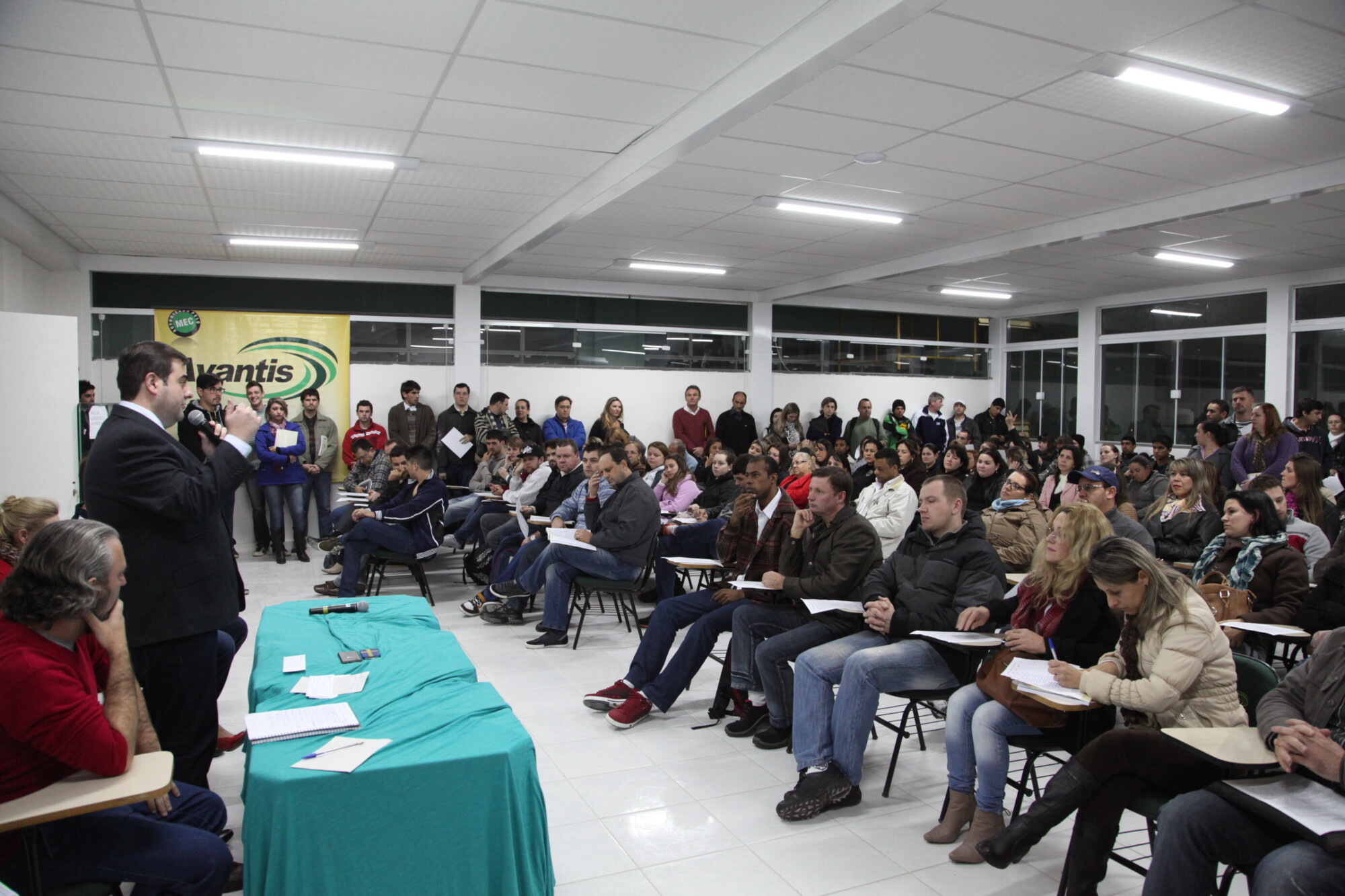 Professores cobram mudanças nas regras das bolsas de estudos de SC