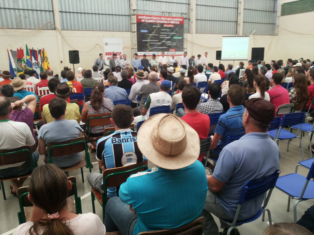 Audiência Pública da Comissão de Transportes em Dionísio Cerqueira. Foto: Miriam Zomer