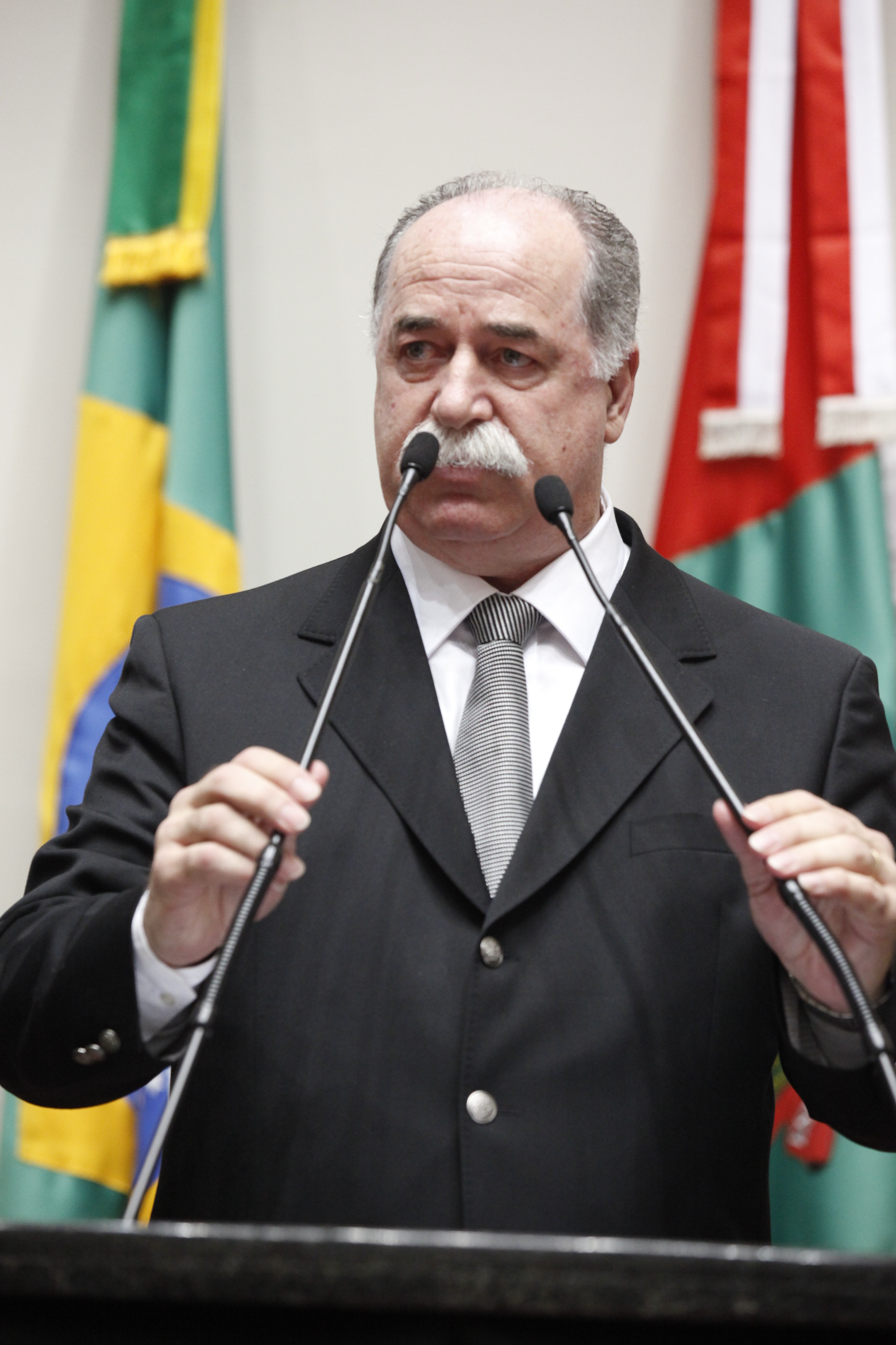 Sessão Ordinária - Plenário Osni Regis - Deputado: Romildo Titon (PMDB) - Foto: Carlos Kilian