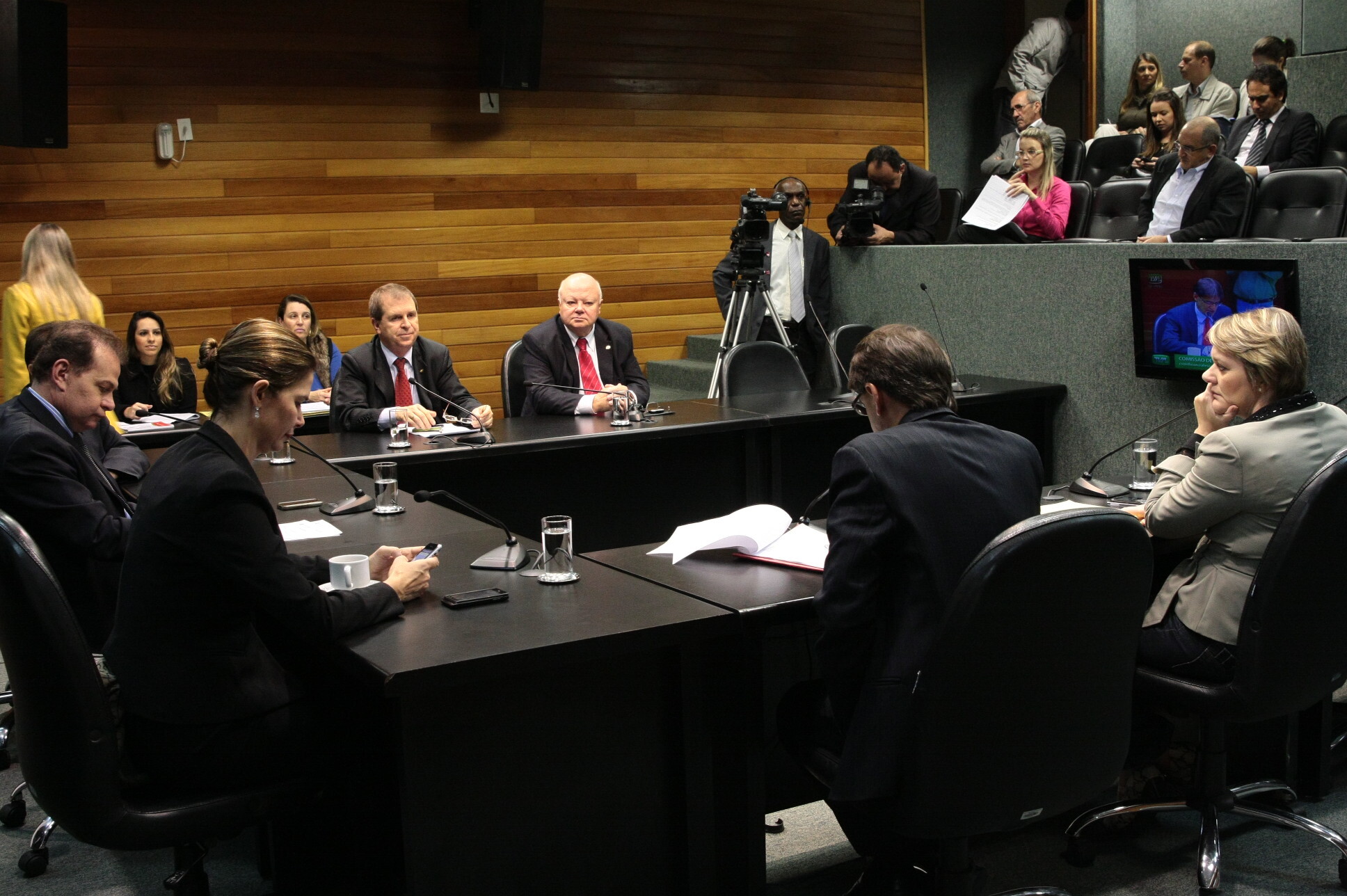 Finanças debate orçamento impositivo e diferenças tributárias entre Paraná e Santa Catarina