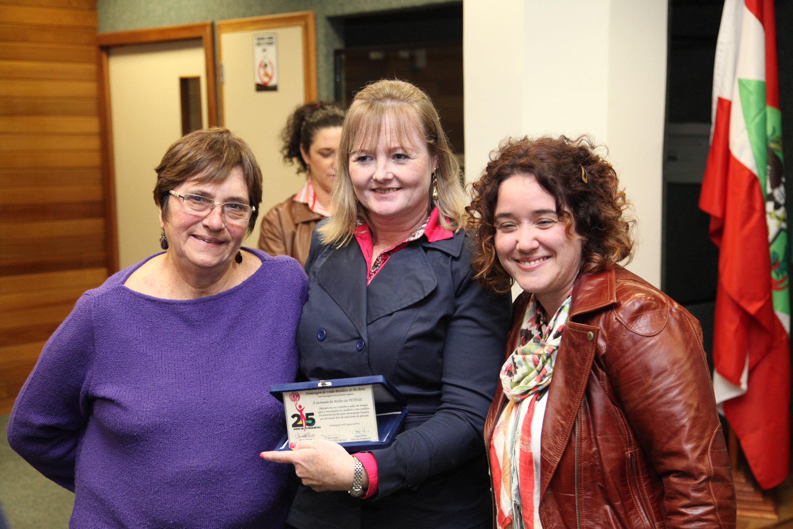 Homenagem aos 25 anos de Fundação da UBM - União Brasileira de Mulheres