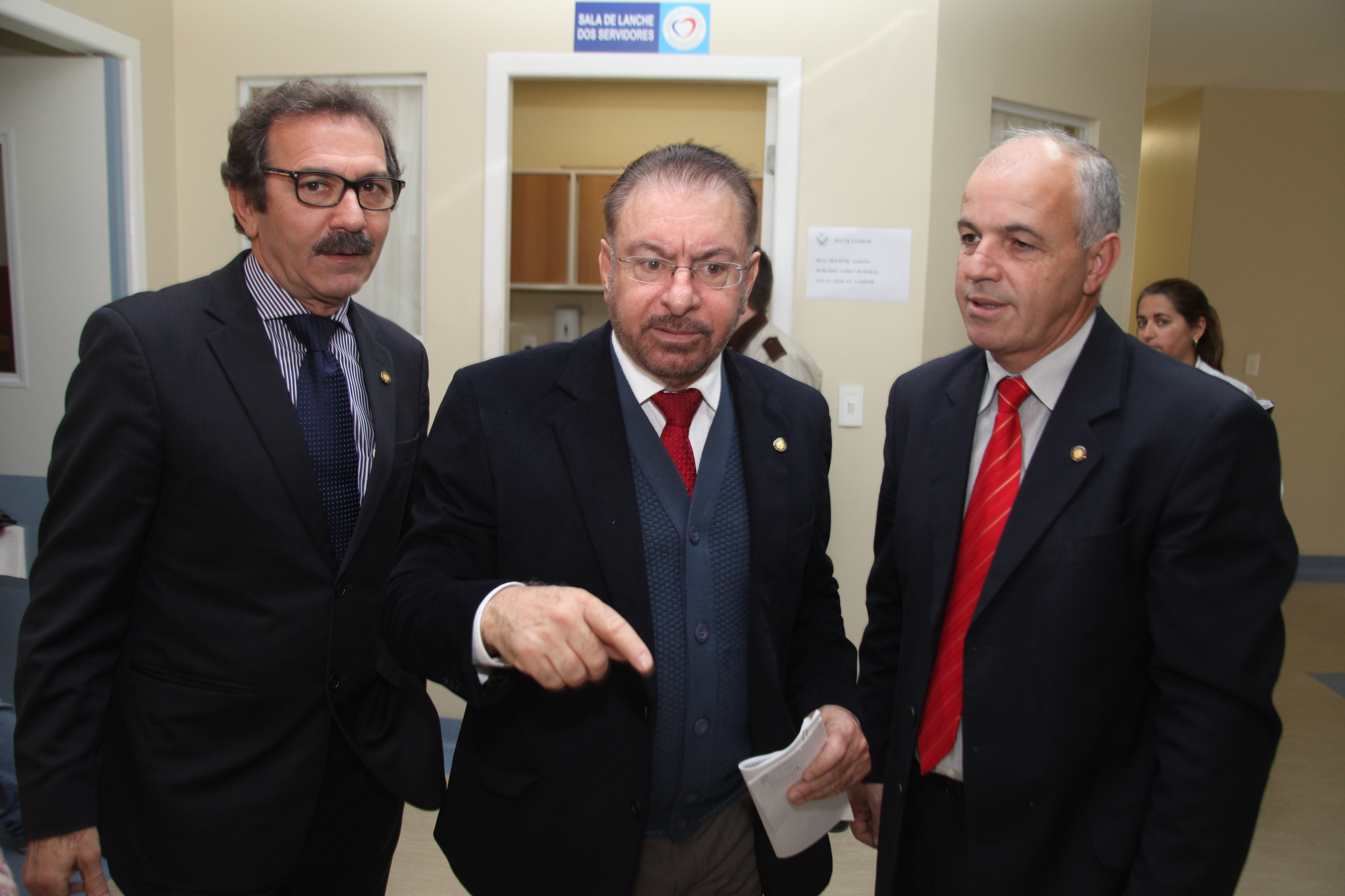 Deputados da Comissão de Saúde fazem vistoria no Hospital Regional. Foto: Fábio Queiroz