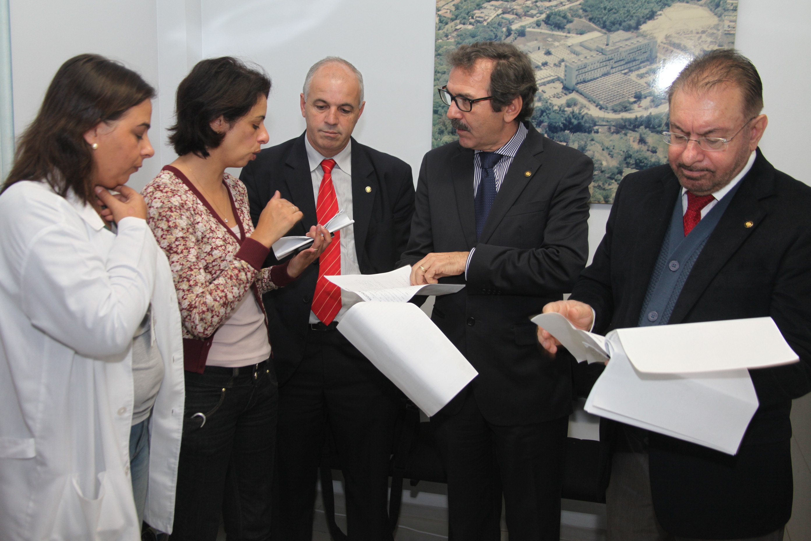 Deputados da Comissão de Saúde fazem vistoria no Hospital Regional. Foto: Fábio Queiroz