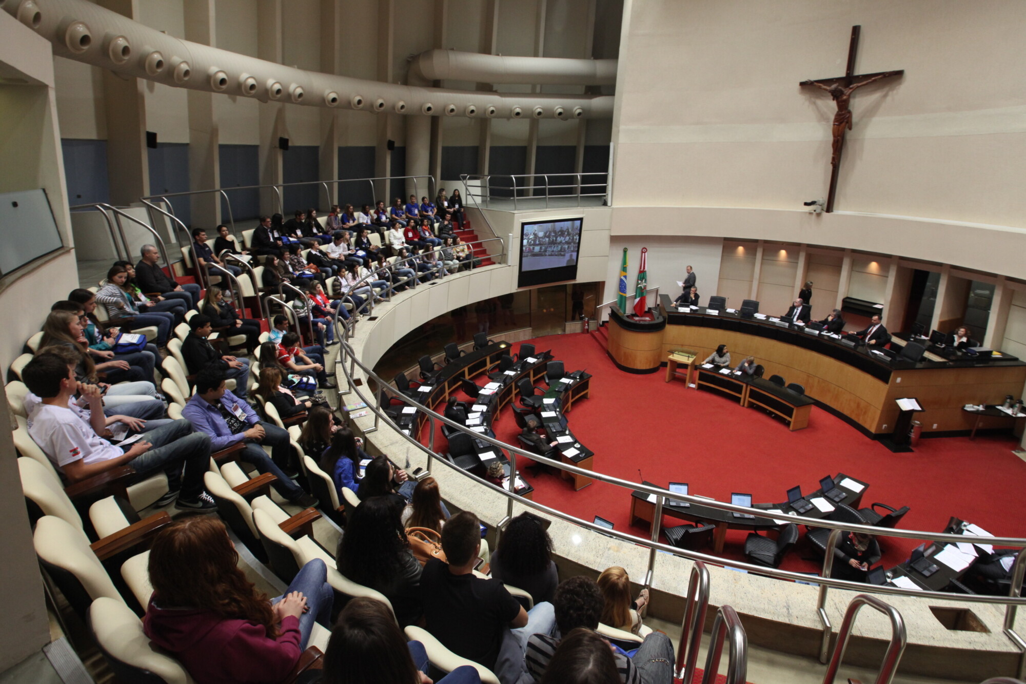 Sessão ordinária: requerimento da CPI das Águas é lido em plenário