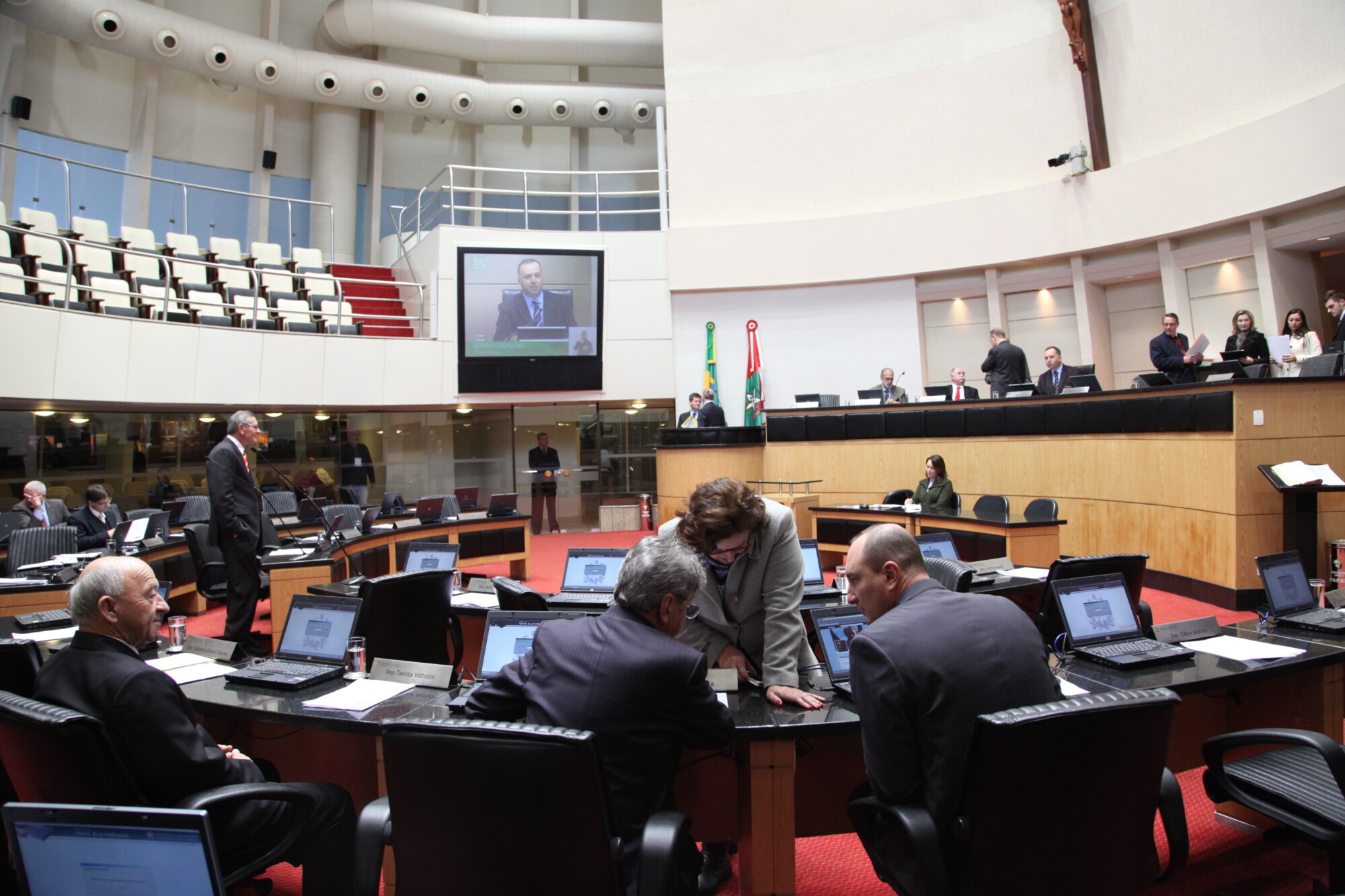 Eskudlark questiona fato determinado e CPI das Águas ameaça naufragar