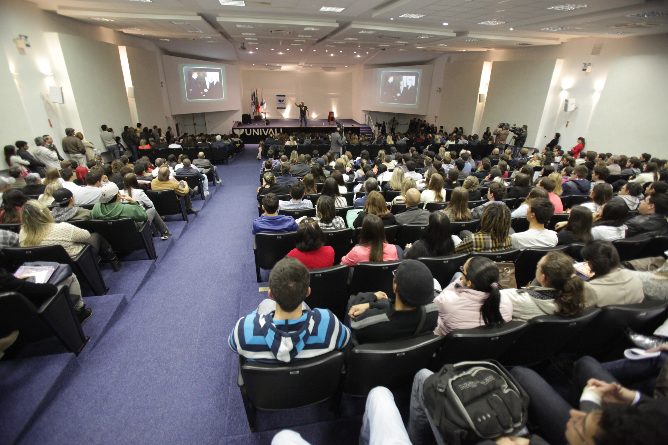 Encontros com a Assembleia - Balneário Camboriú - Palestra com Oscar Schmidt - Foto: Lucas Gabriel Diniz
