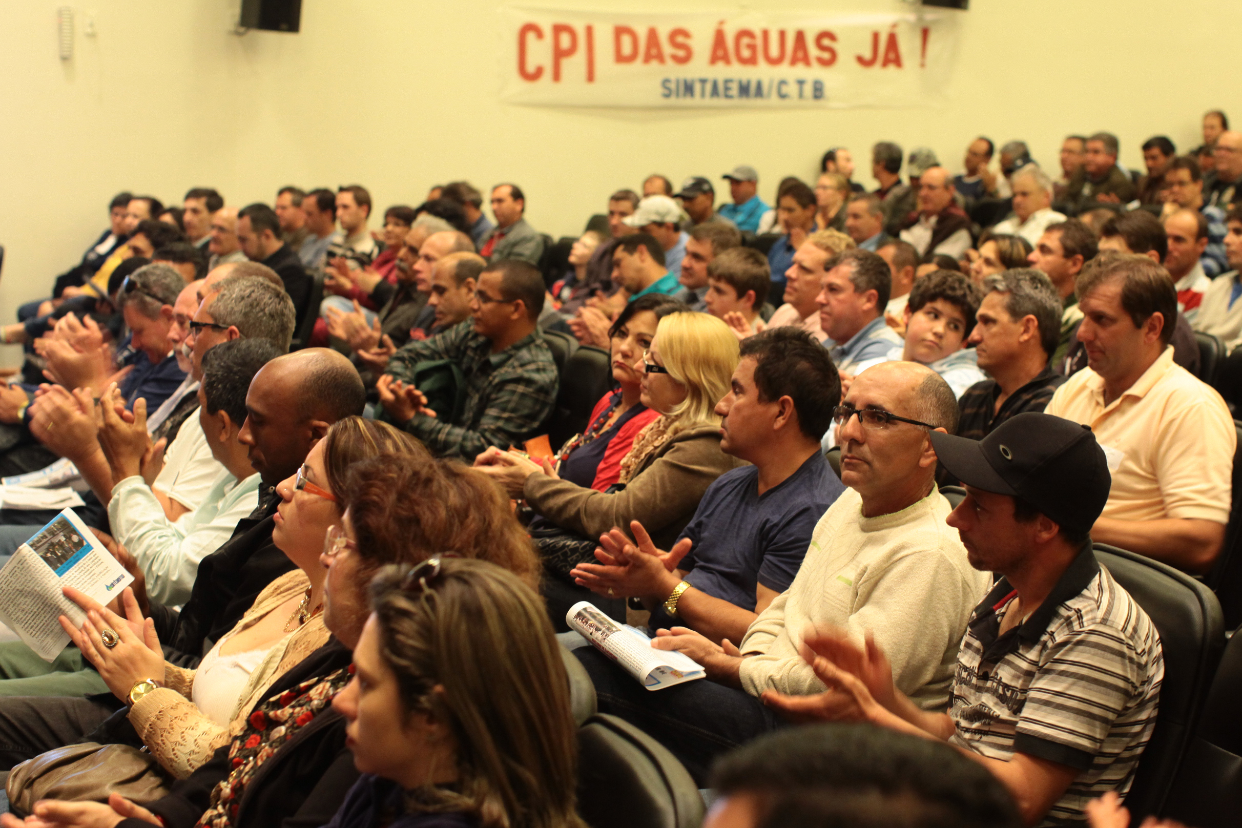 Audiência Pública sobre Os desafios e gestão da CASAN no saneamento. Foto: Miriam Zomer