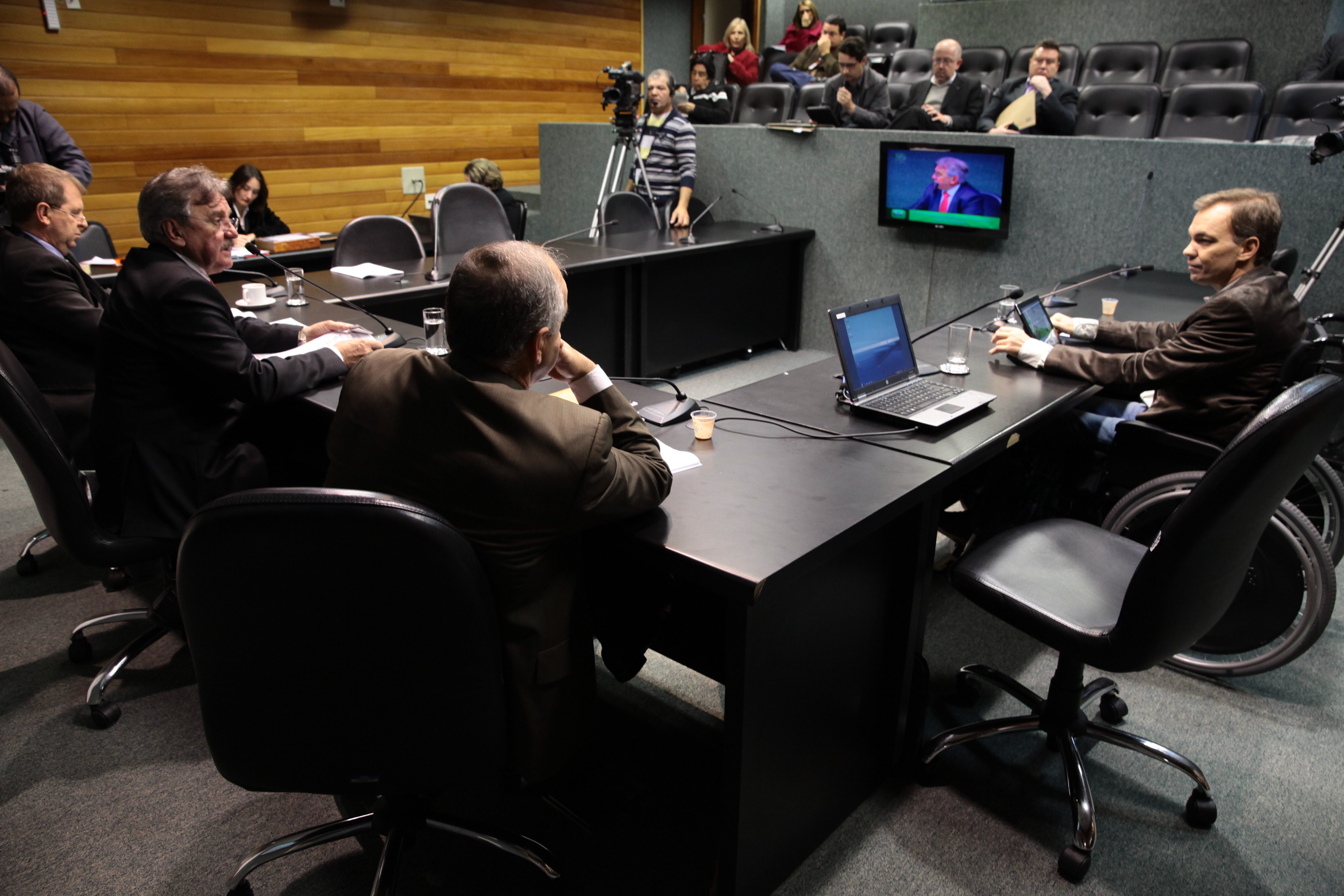Comissão Parlamentar de Inquérito  (CPI) da Telefonia Móvel no Estado de Santa Catarina. Foto: Miriam Zomer