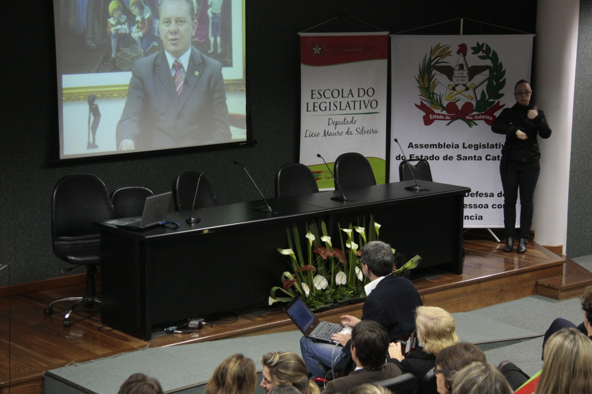 Ato Comemorativo da Semana Estadual das Pessoas com Deficiência Intelectual e Múltipla Seminário de Sensibilização dos Servidores sobre a Alesc Inclusiva. Foto: Eduardo Guedes Oliveira
