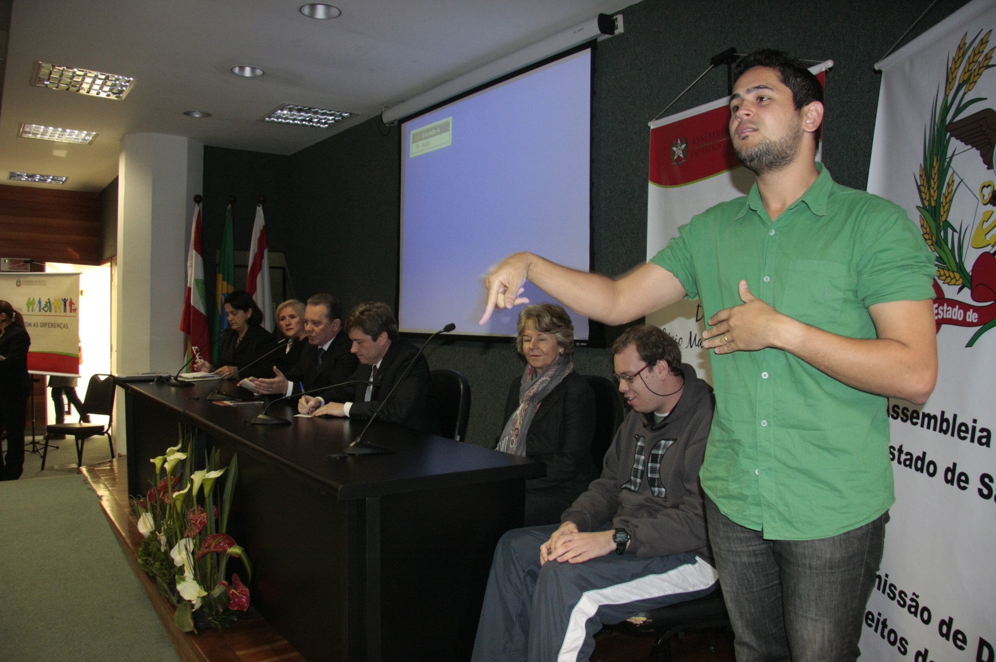 Ato Comemorativo da Semana Estadual das Pessoas com Deficiência Intelectual e Múltipla Seminário de Sensibilização dos Servidores sobre a Alesc Inclusiva. Foto: Eduardo Guedes Oliveira