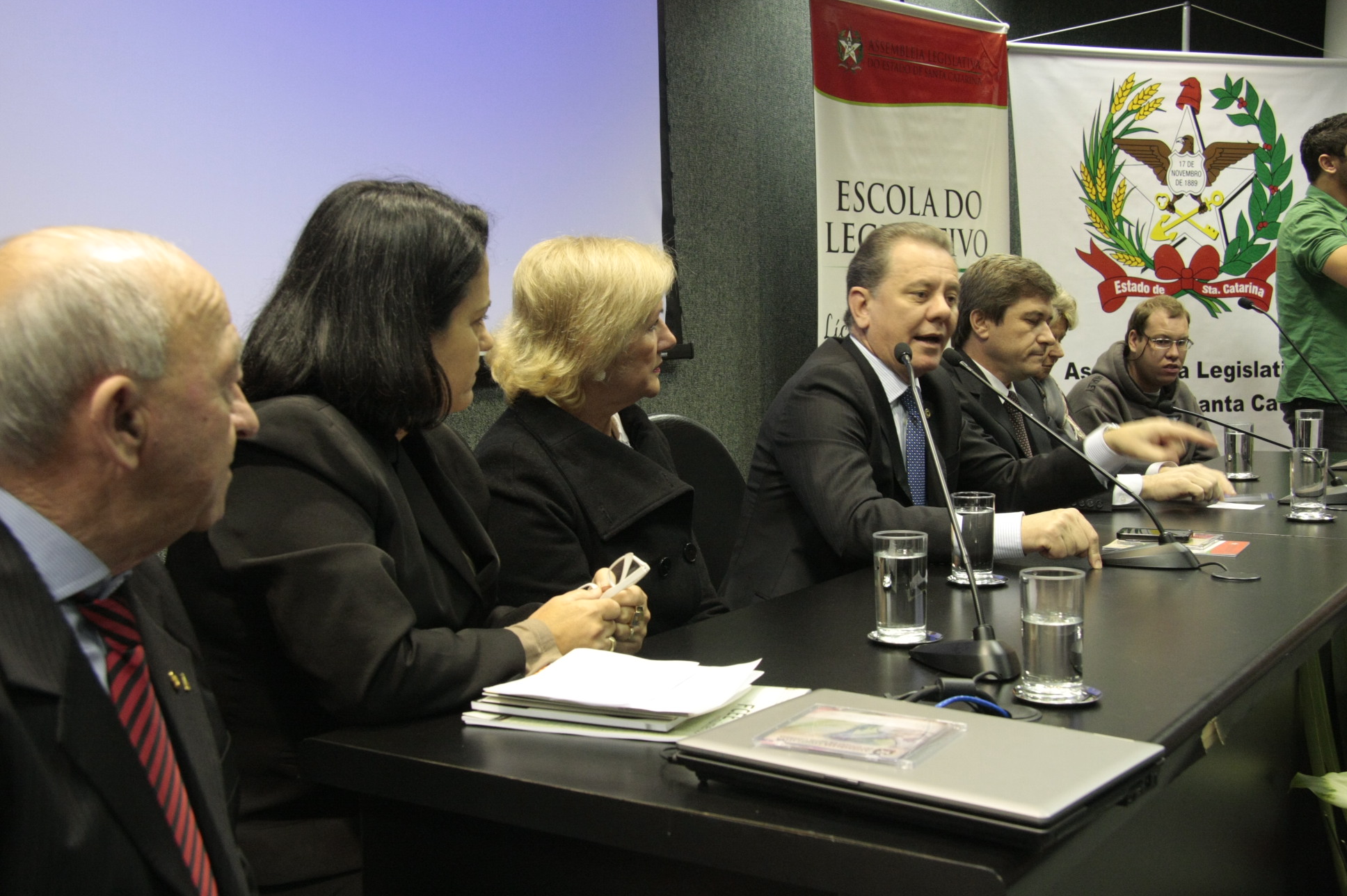 Ato Comemorativo da Semana Estadual das Pessoas com Deficiência Intelectual e Múltipla Seminário de Sensibilização dos Servidores sobre a Alesc Inclusiva. Foto: Eduardo Guedes Oliveira