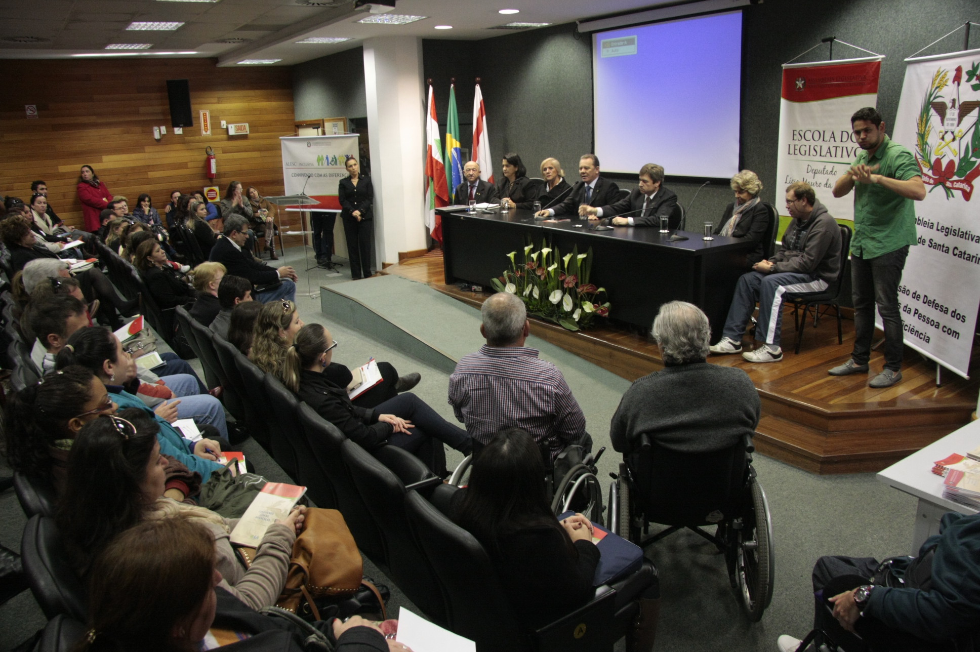 Ato Comemorativo da Semana Estadual das Pessoas com Deficiência Intelectual e Múltipla Seminário de Sensibilização dos Servidores sobre a Alesc Inclusiva. Foto: Eduardo Guedes Oliveira