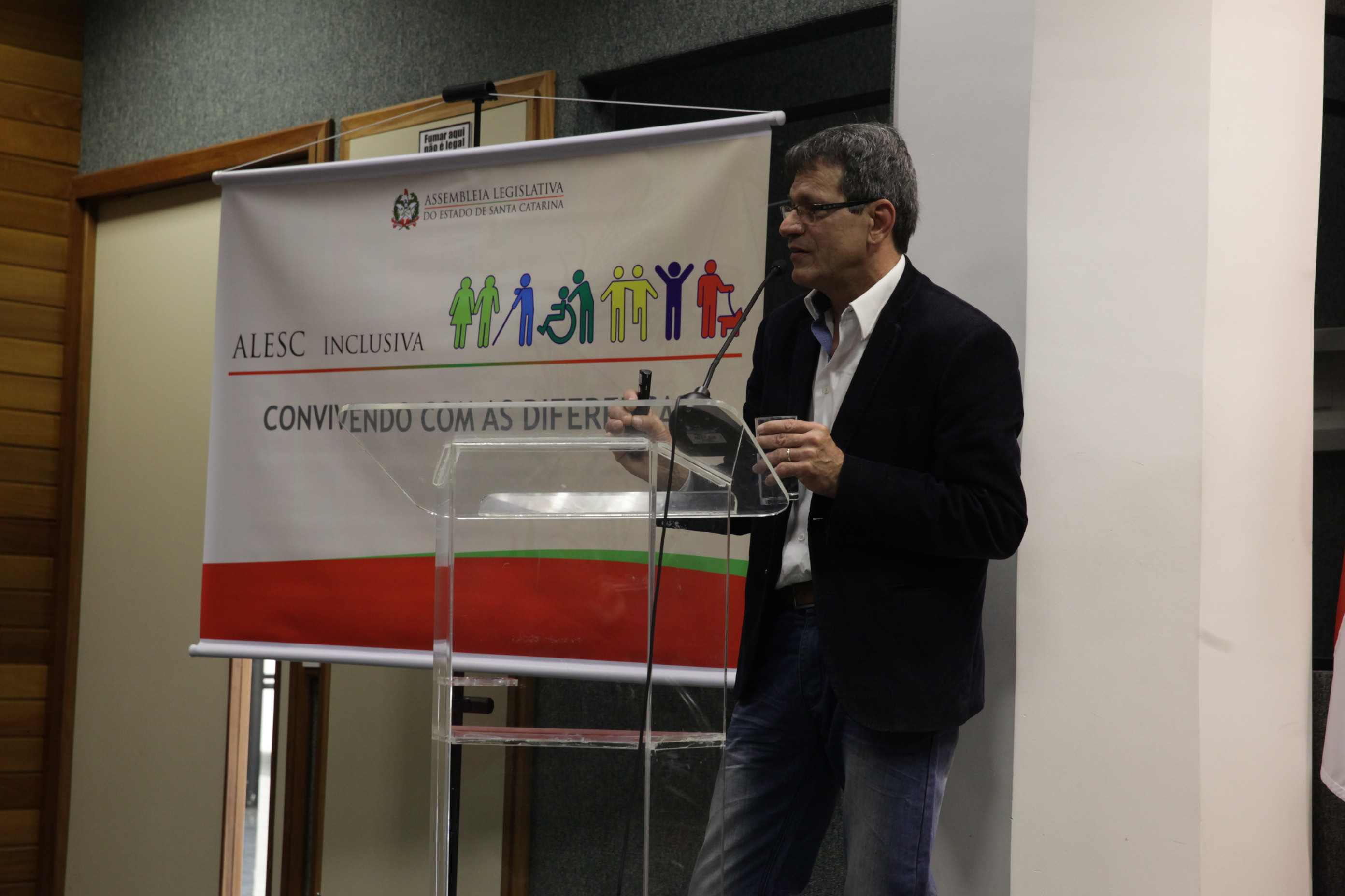 Ato Comemorativo da Semana Estadual das Pessoas com Deficiência Intelectual e Múltipla Seminário de Sensibilização dos Servidores sobre a Alesc Inclusiva. Mario Cezar da Silva. Foto: Eduardo Guedes Oliveira