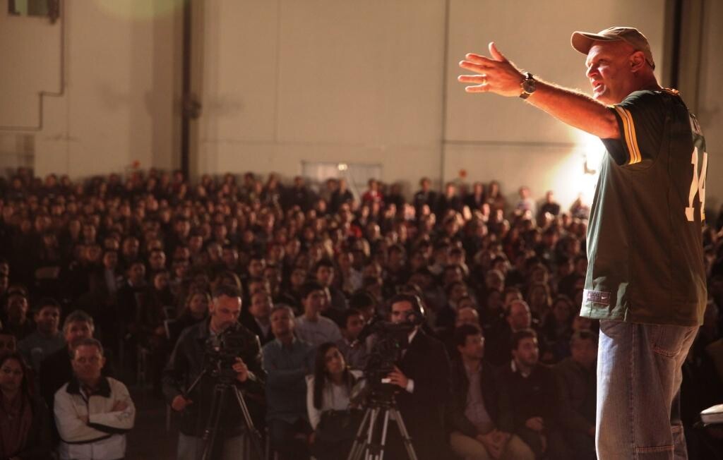 Oscar Schmidt fala para um público de mil pessoas na 3ª palestra do Encontros com a Assembleia