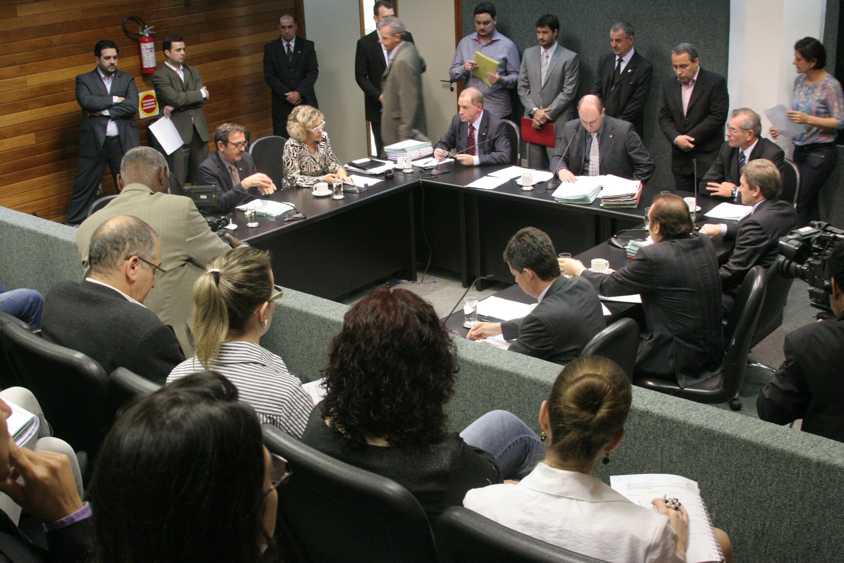 CCJ analisa recurso apresentado por Angela Albino referente à CPI das Águas