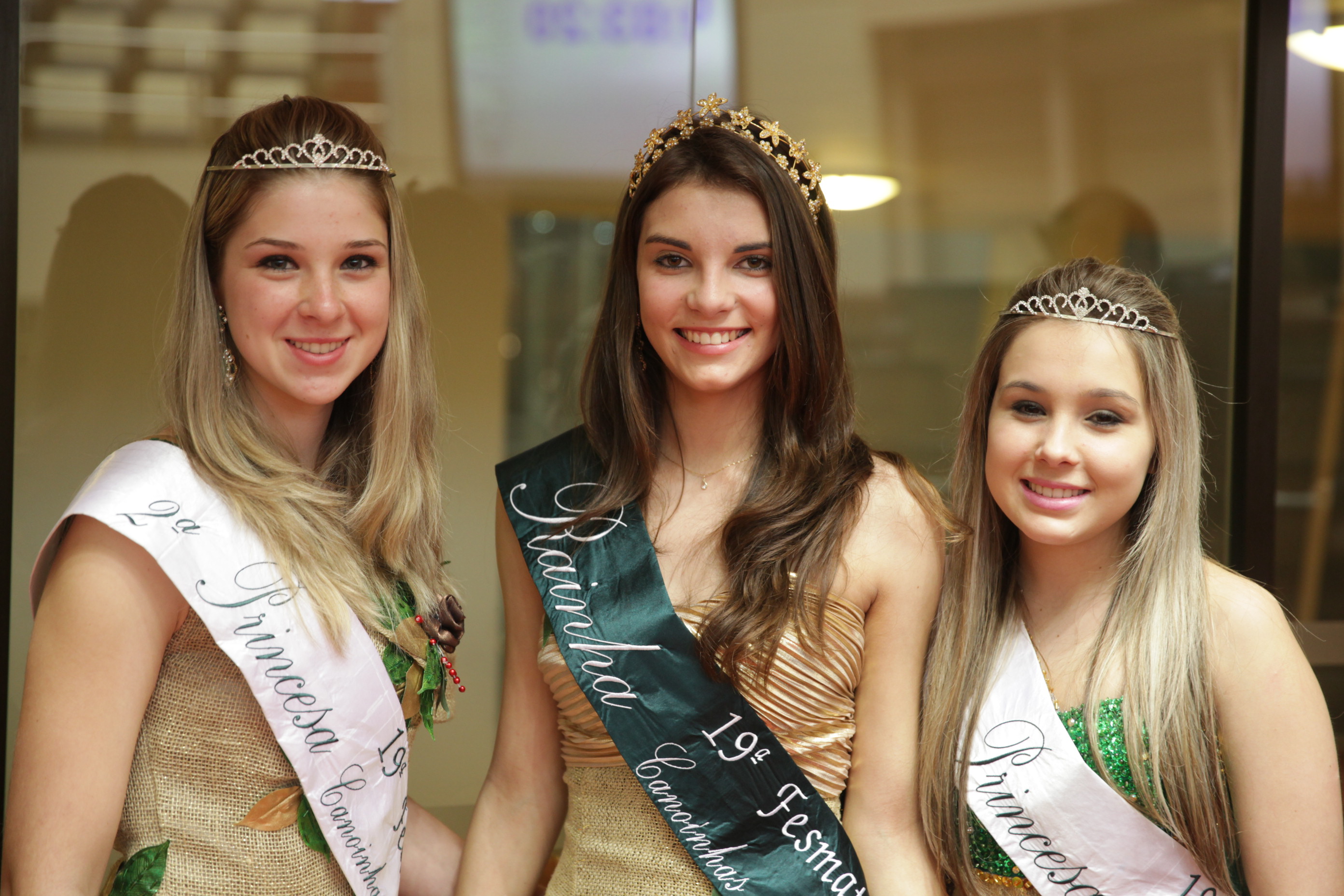 Sessão Ordinária - Plenário Osni Régis - Rainha e Princesas - Canoinhas 100 anos - Foto: Lucas Gabriel Diniz