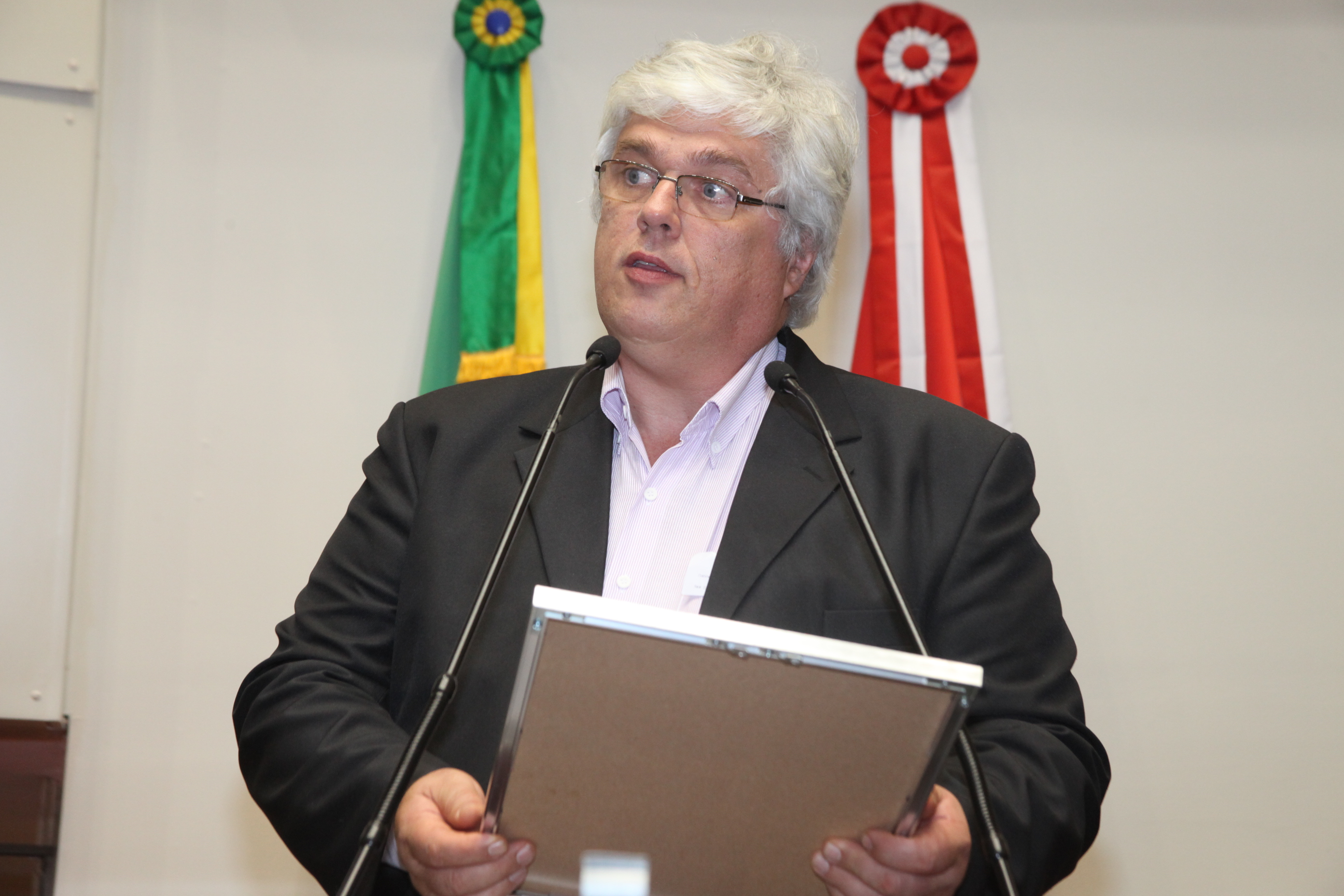 Sessão Especial em homenagem ao deputado assassinado pela ditadura militar brasileira Paulo Stuart Wright, cujo mandato foi cassado pela Assembleia Legislativa de SC. Foto: Fábio Queiroz