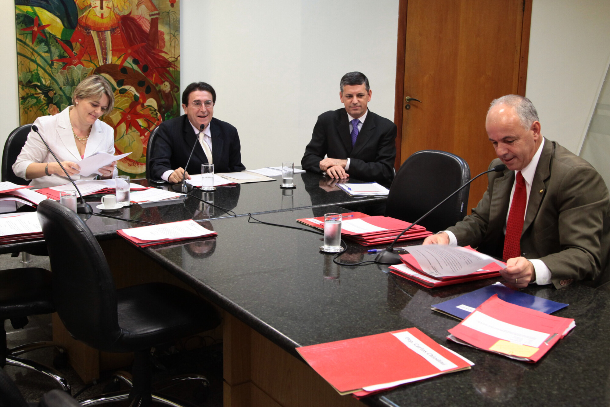 Audiências públicas vão discutir PLs sobre gestão democrática na educação