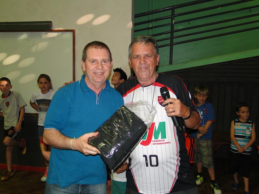 Deputado Maurício Eskudlark  (PSD) recebe homenagem do Bugre do Oeste / Divulgação