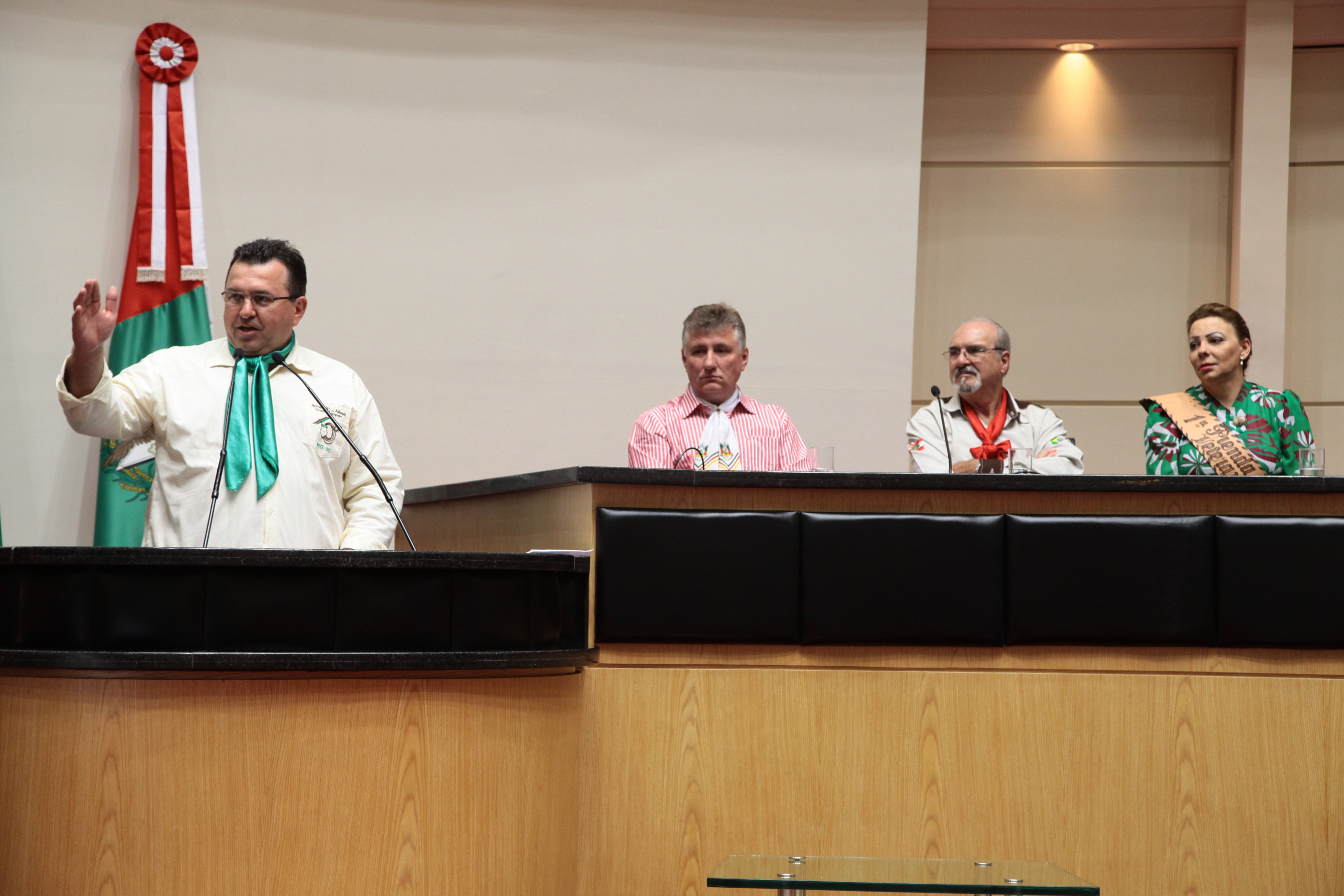 Sessão Especial em homenagem ao MTG/SC - Movimento Tradicionalista Gaúcho, pela passagem dos 40 anos de fundação. Fotos: Miriam Zomer/Agência AL