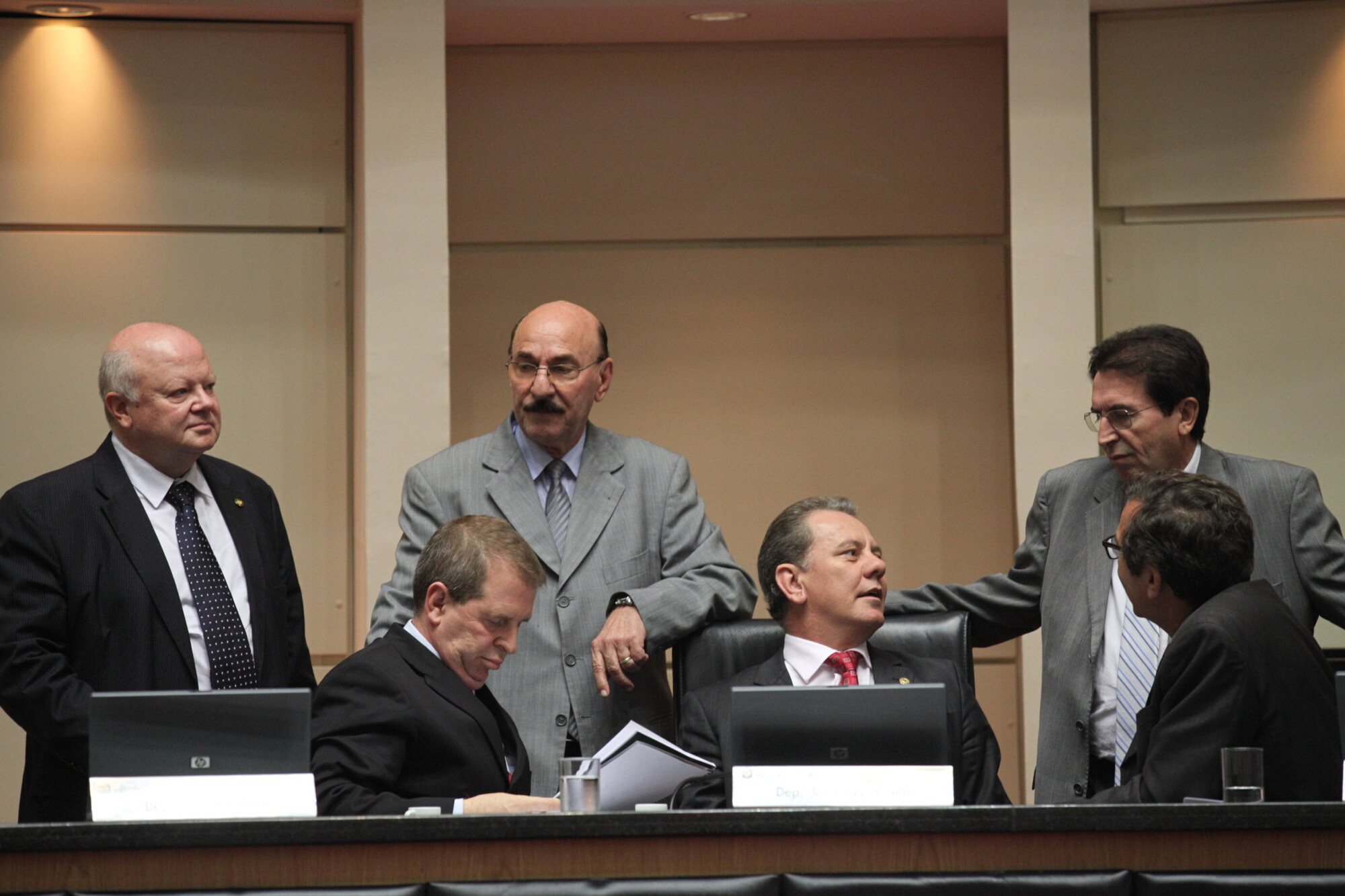 Implantação de regiões metropolitanas em SC domina discursos no Parlamento