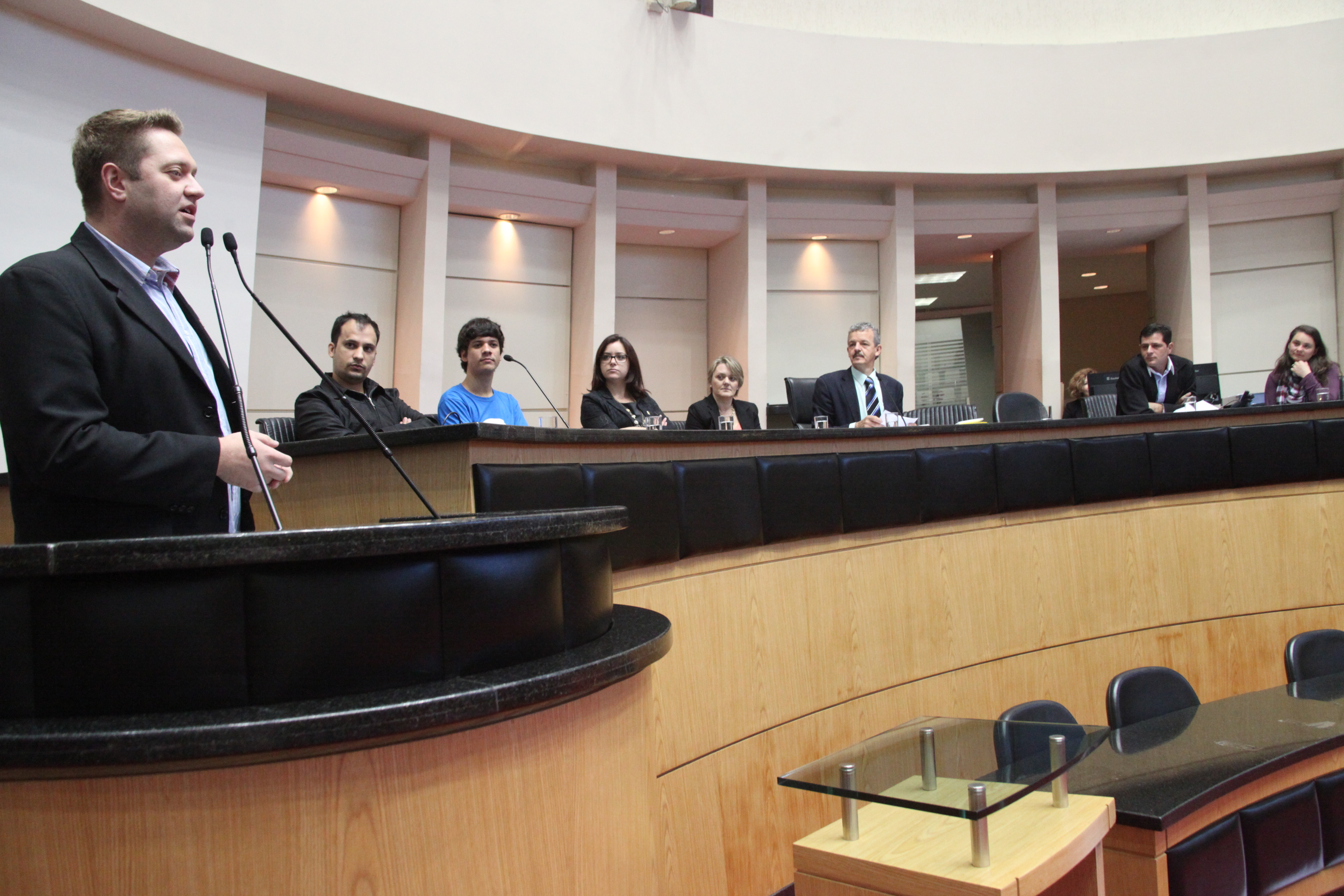 Comissão de Direitos Humanos promove audiência pública para debater o Estatuto Nacional da Juventude. Foto: Fábio Queiroz/Agência AL