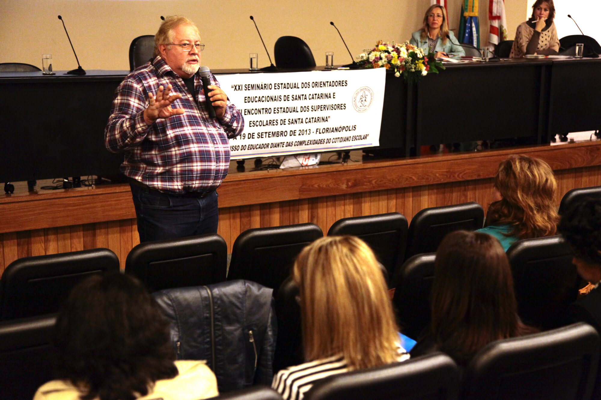 Seminário tem como tema o especialista em educação