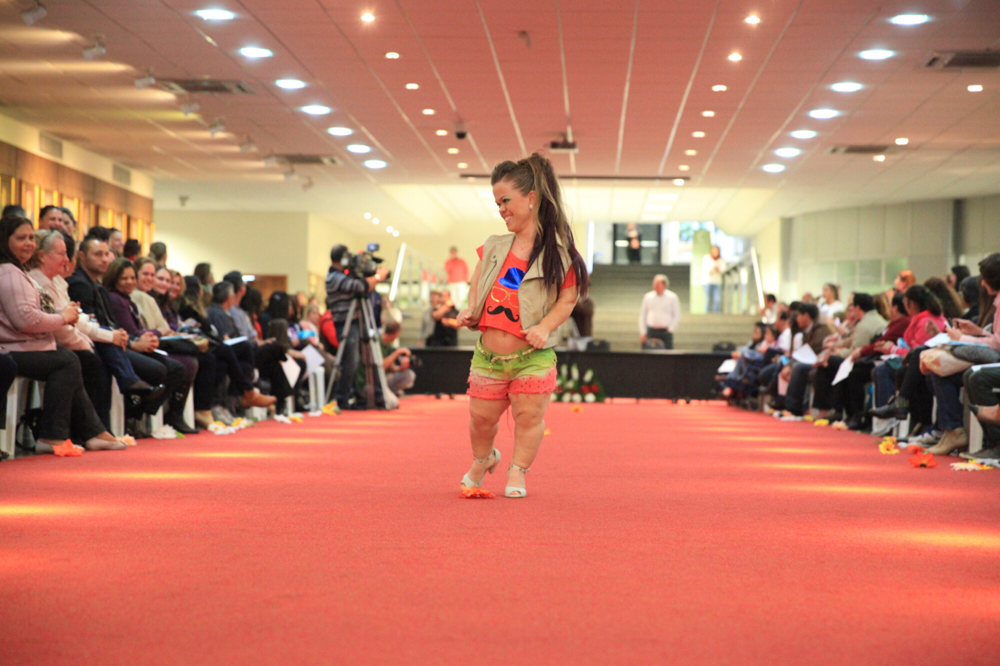 Desfile de moda inclusiva. Foto: Lucas Gabriel Diniz/Agência AL